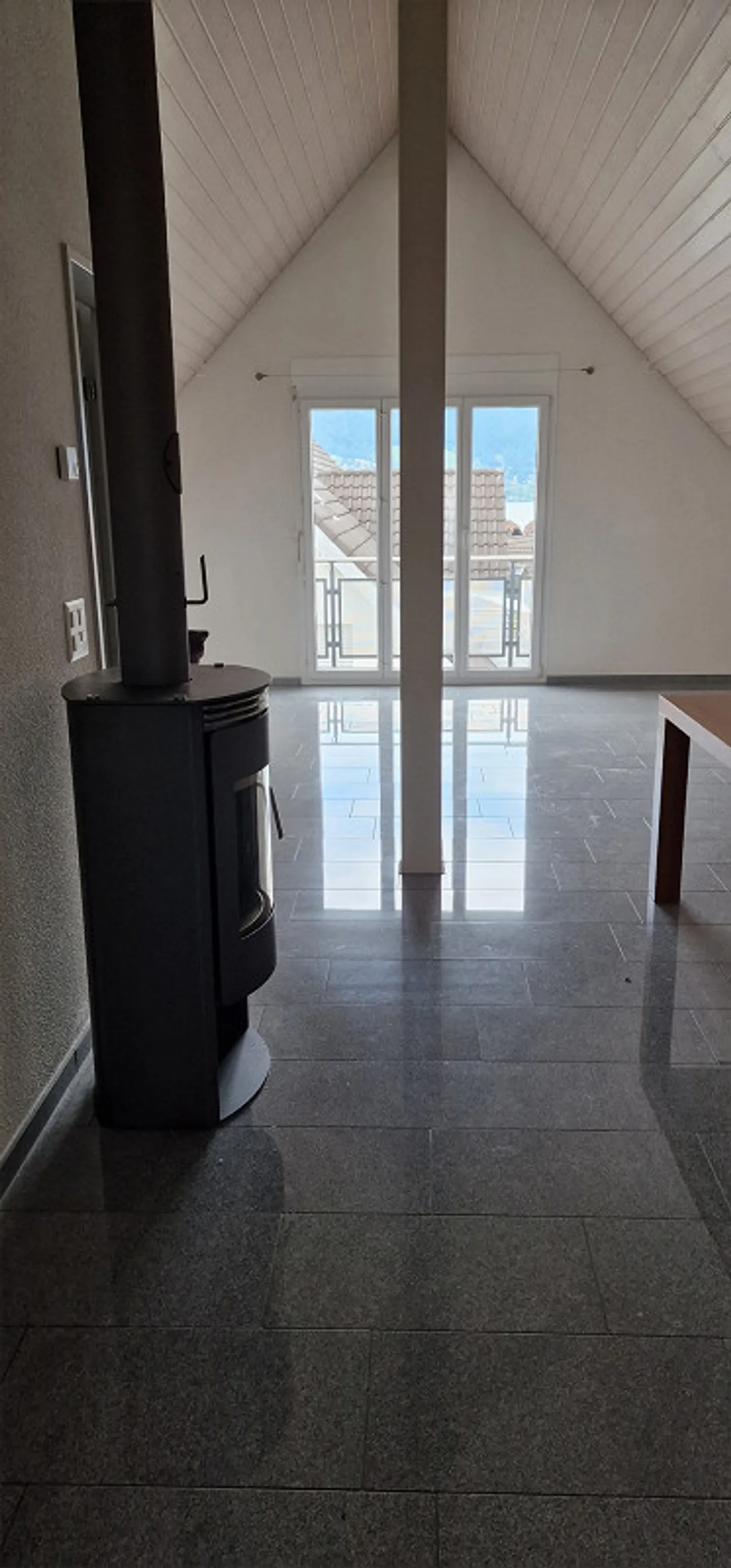 Loft above the rooftops of Immensee - Photo 7 of 7