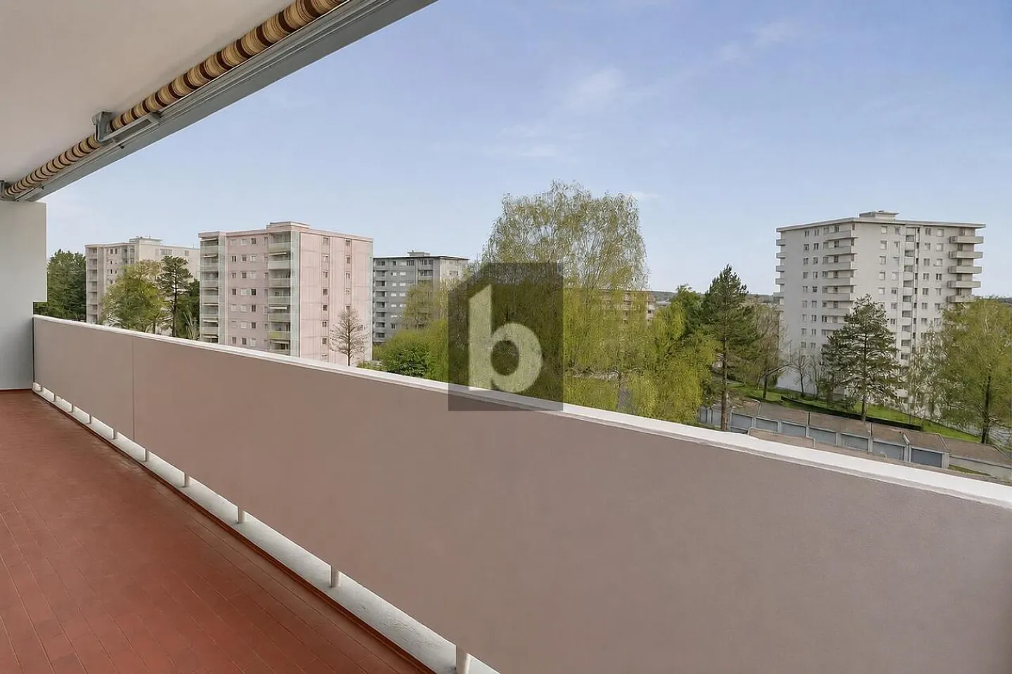 VOLLSTÄNDIG RENOVIERT - Foto 1 von 6