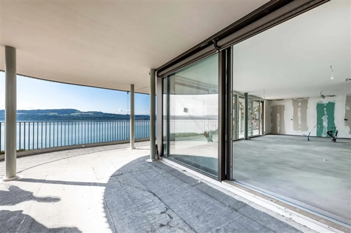 Vieni a scoprire la tua futura casa proprio accanto all'acqua - Foto 9 di 13