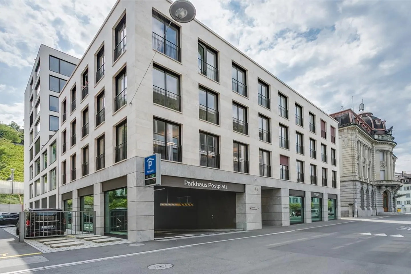 Parking spaces in the heart of Zug's old town - Photo 1 of 1