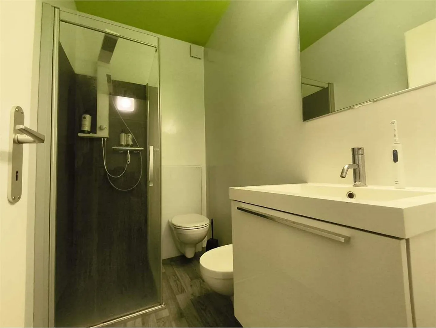 Massagno - Appartement d'une chambre spacieux et meublé avec grande terrasse et vue sur le lac - Photo 4 sur 9