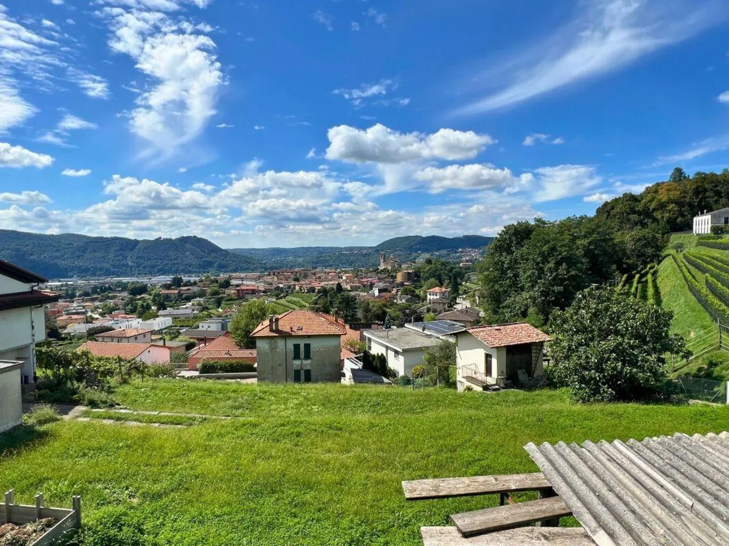 Bauland mit offener und sonniger Aussicht - Foto 1 von 5