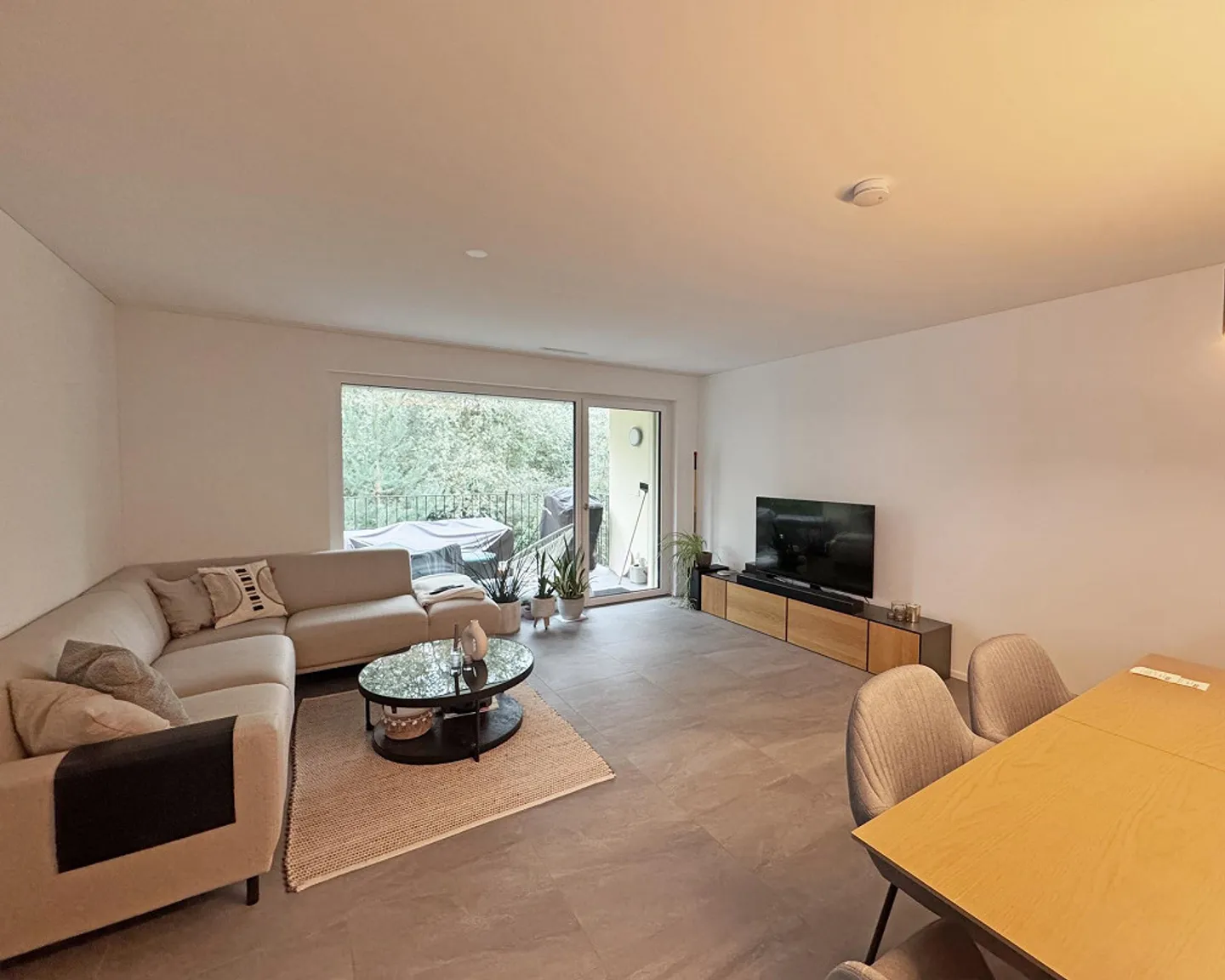 Appartamento 4.5 stanze 1° piano con torre di lavaggio privata - Foto 2 di 13