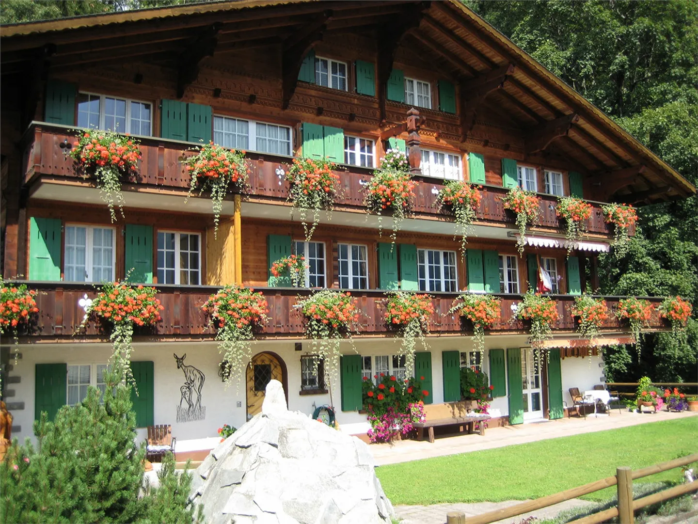 Grindelwald for Discerning Tastes, Exclusive 5 1/2 Room Apartment - Photo 1 of 21