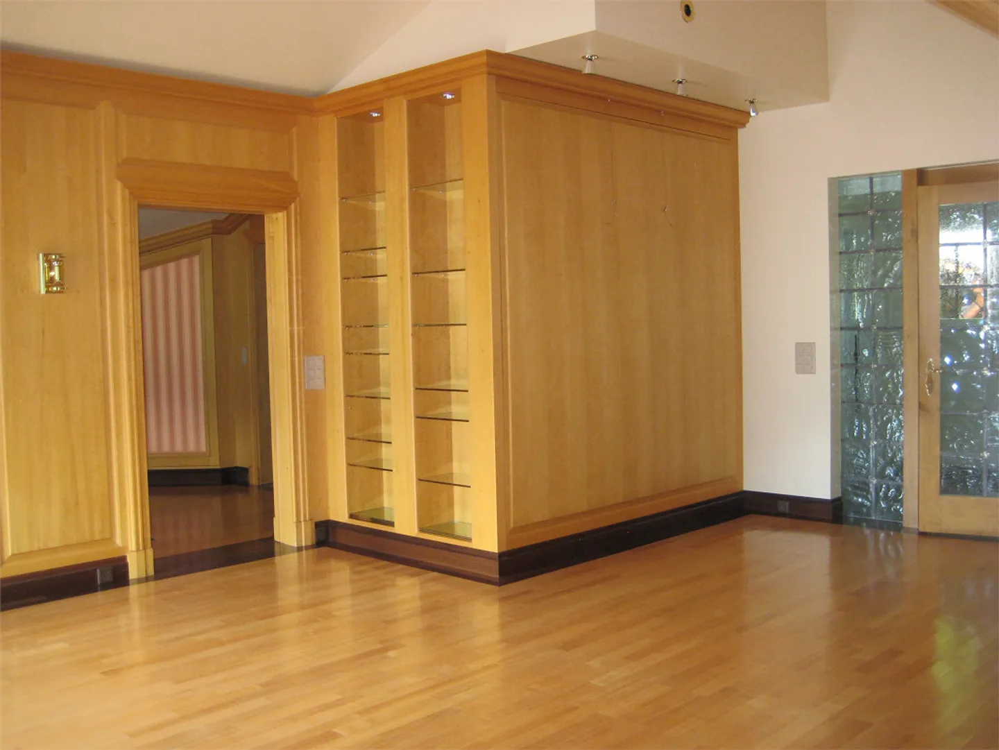 Grindelwald for Discerning Tastes, Exclusive 5 1/2 Room Apartment - Photo 3 of 21