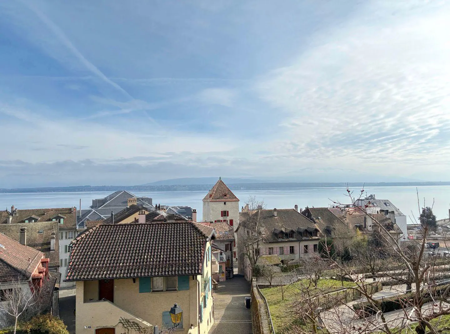 Möbliertes Studio zu vermieten? Nyon, Rue de Rive 53 mit Seeblick im 4. Stock verfügbar am 2.11.2026 - Foto 1 von 16