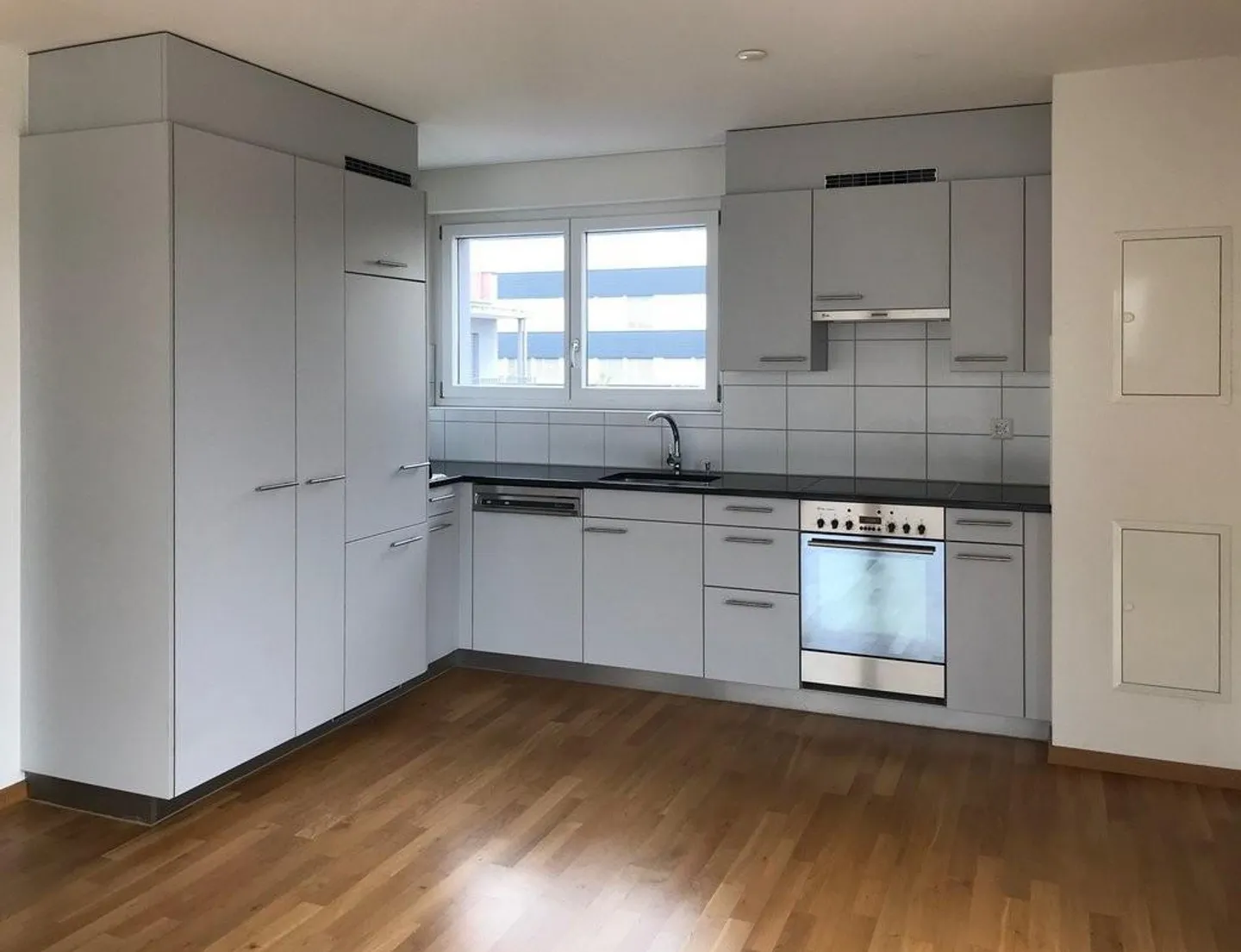 Modern apartment in a central location! - Photo 2 of 11