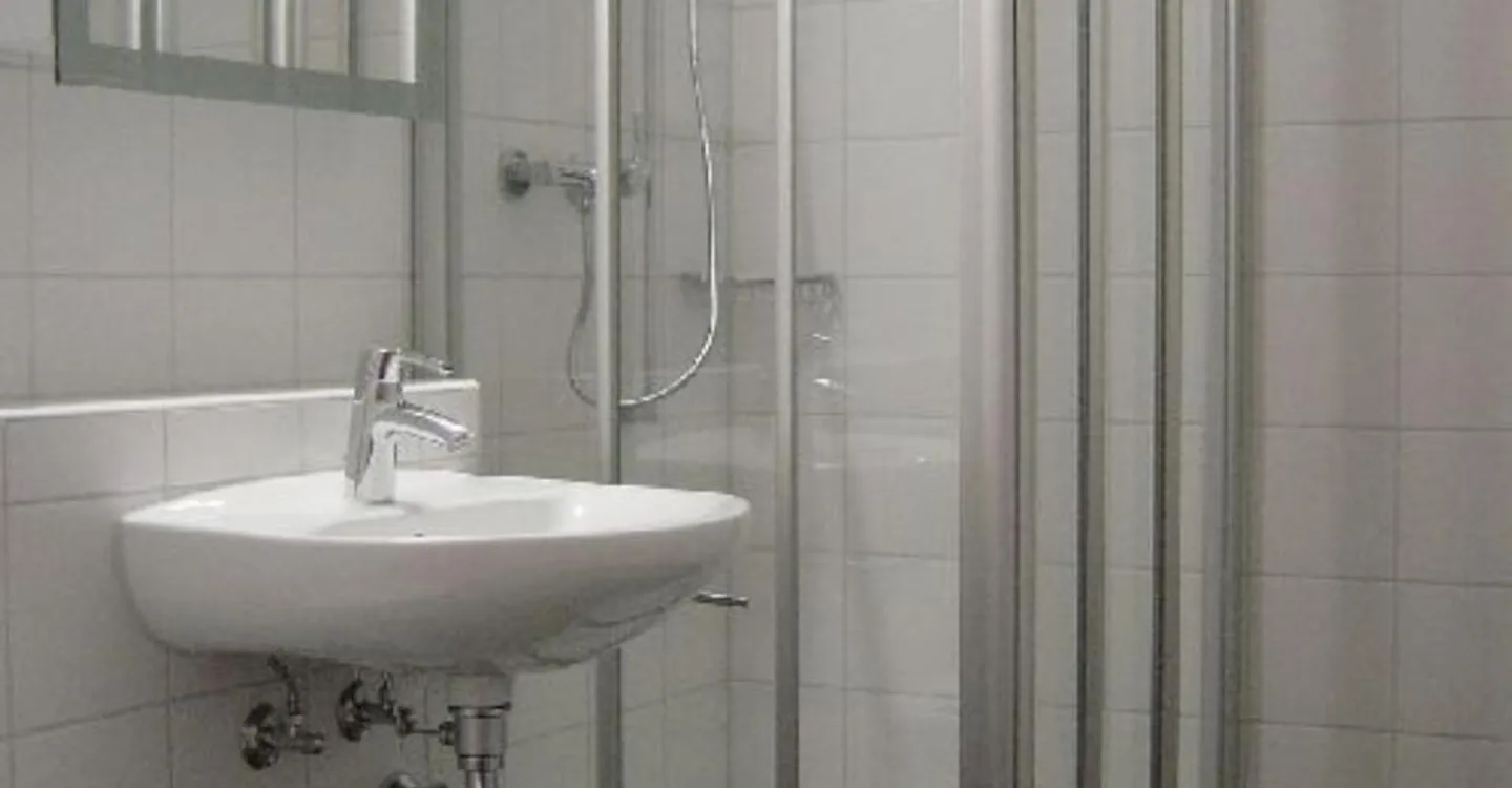 Appartamento moderno e luminoso con ampia zona salotto - Foto 3 di 3