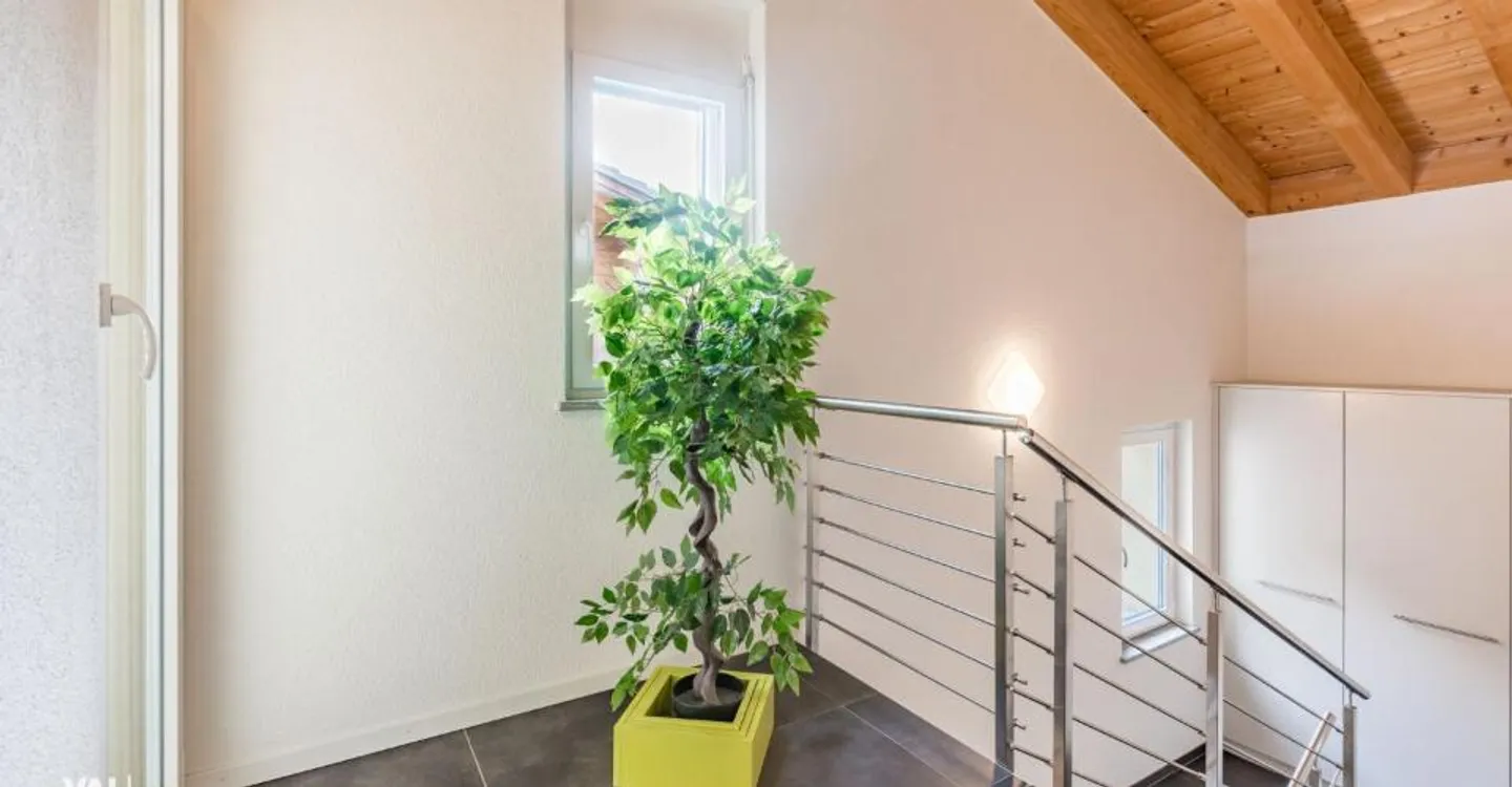 Casa spaziosa con due unità e terreno edificabile - Foto 10 di 12