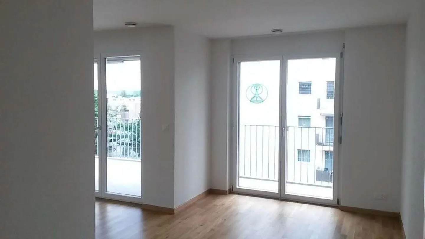 Modern apartment in a central location! - Photo 4 of 11