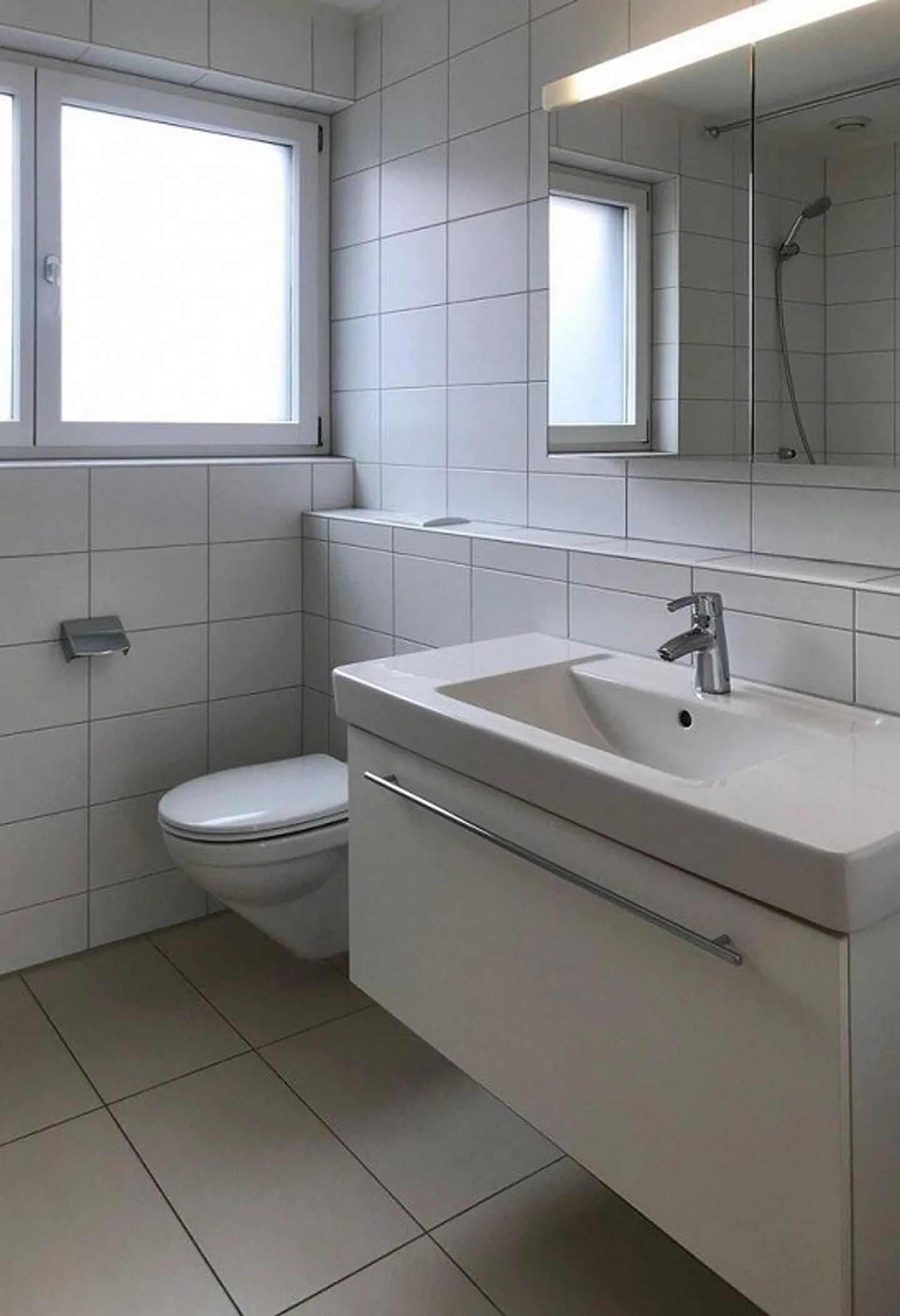 Modern apartment in a central location! - Photo 8 of 11