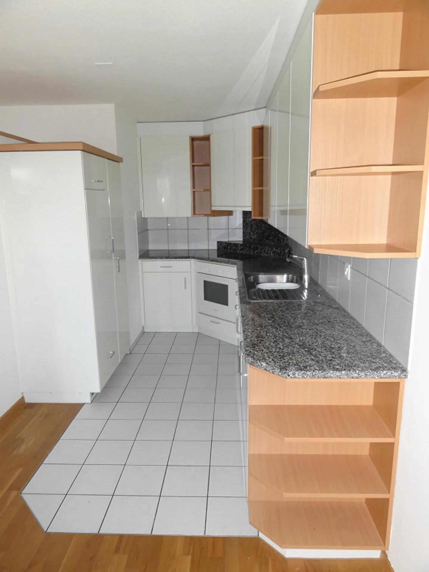 Helles Apartment mit toller Aussicht - Foto 2 von 11