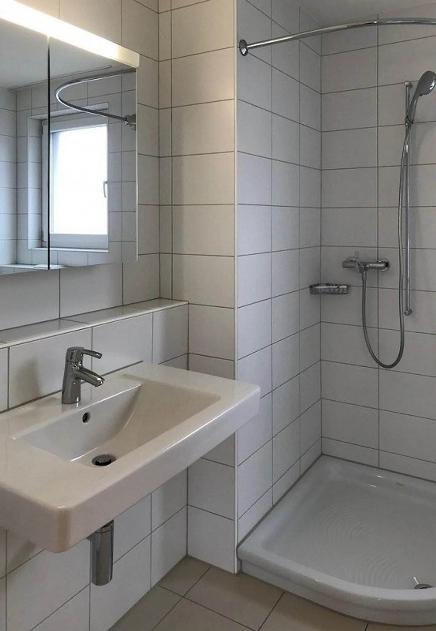 Modern apartment in a central location! - Photo 10 of 11