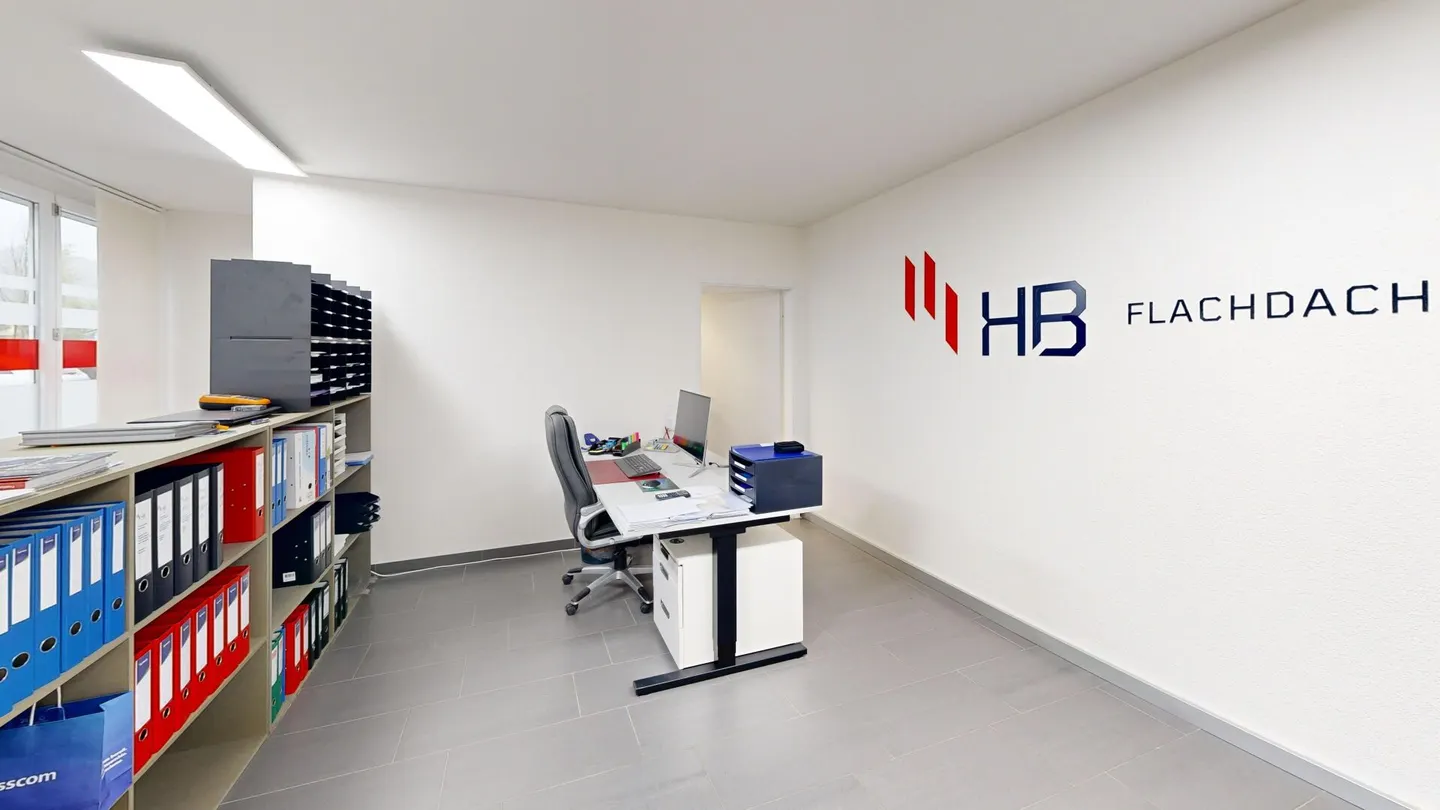 Office space for your business with private parking - Photo 1 of 10