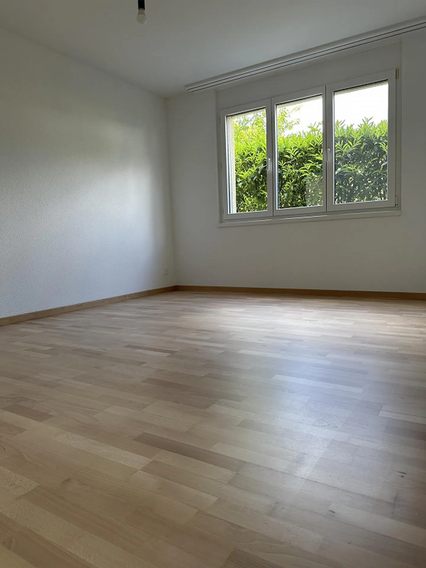 Appartement au rez-de-chaussée élégant avec jardin d'hiver et part de terrain - Photo 6 sur 26