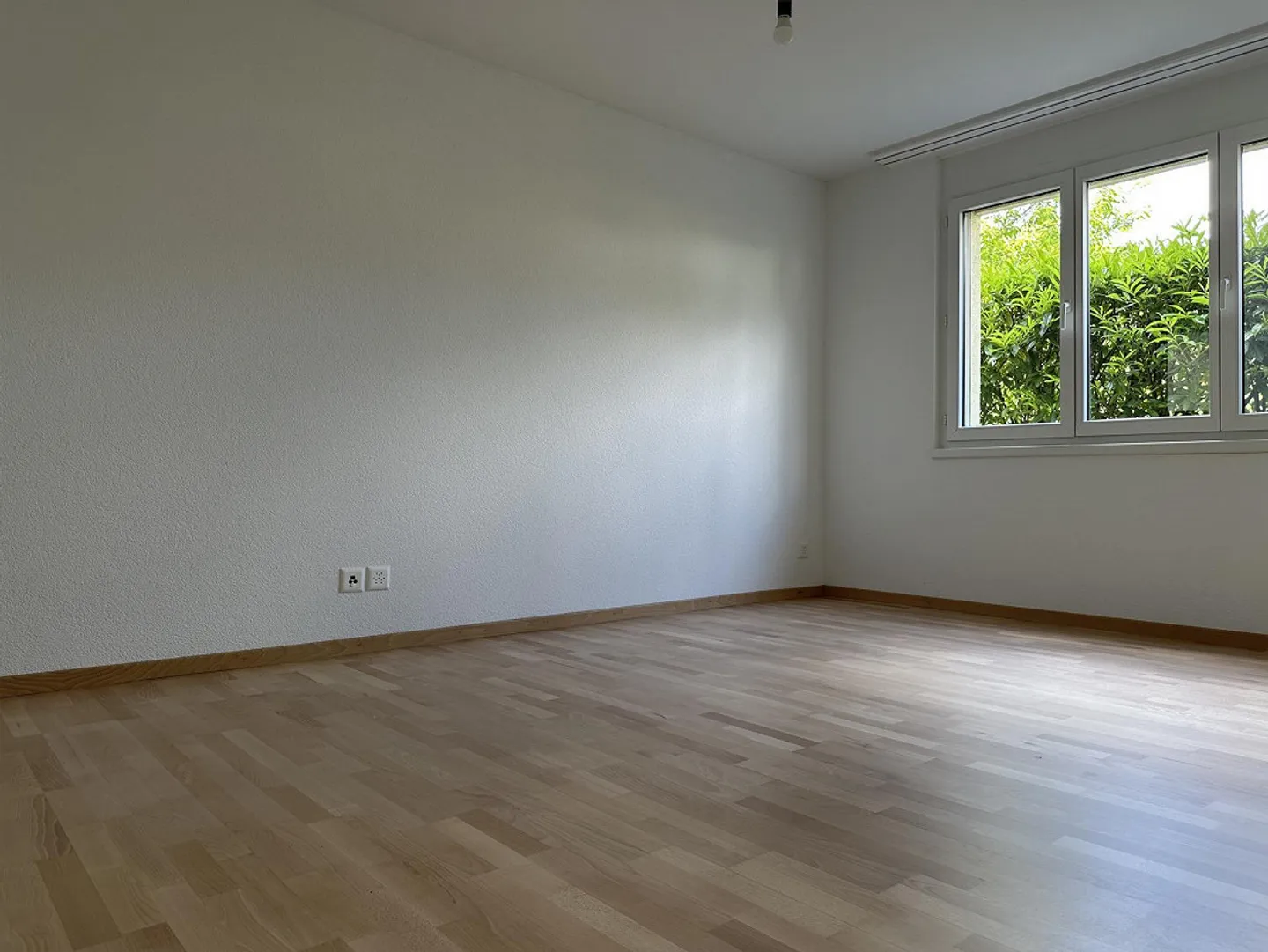 Appartement au rez-de-chaussée élégant avec jardin d'hiver et part de terrain - Photo 7 sur 26