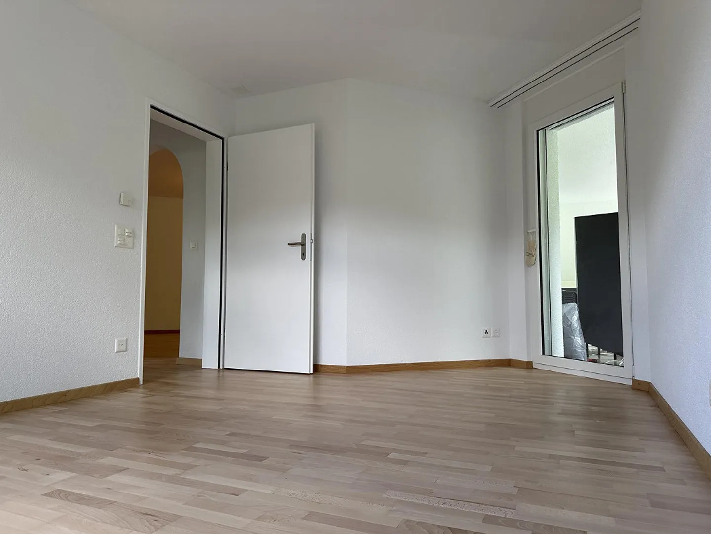 Appartement au rez-de-chaussée élégant avec jardin d'hiver et part de terrain - Photo 8 sur 26