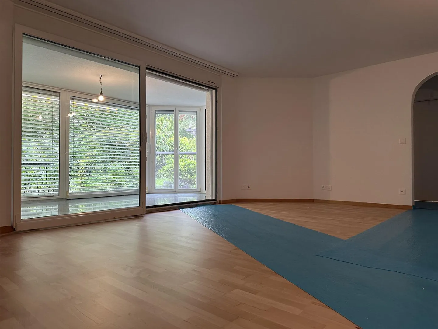 Appartement au rez-de-chaussée élégant avec jardin d'hiver et part de terrain - Photo 16 sur 26