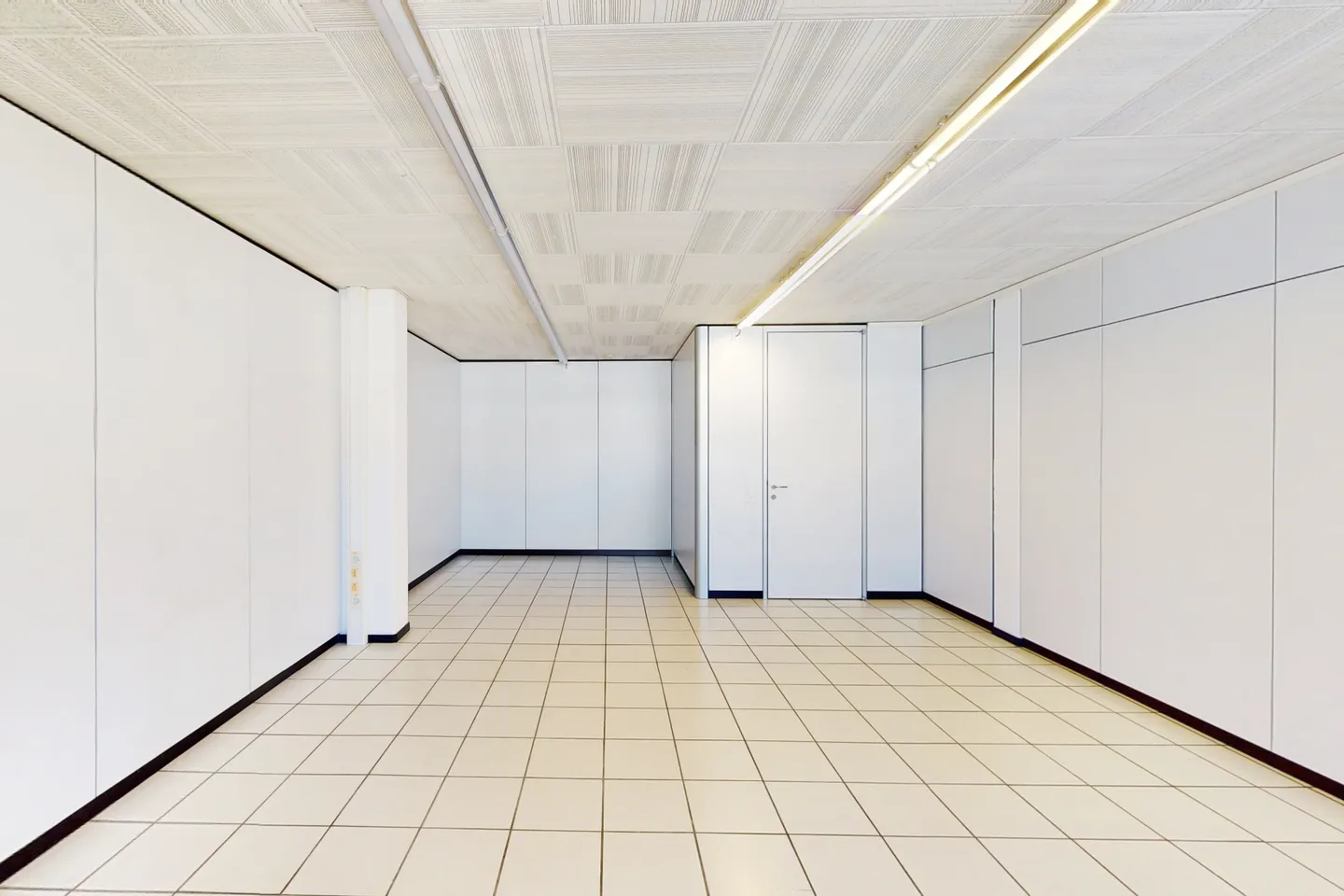 Office space for rent - Photo 4 of 4