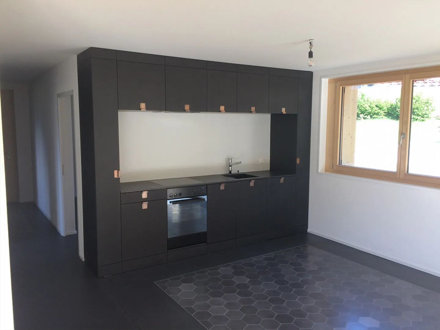 neuwertige 2.5-Zi-Wohnung - Photo 2 sur 5