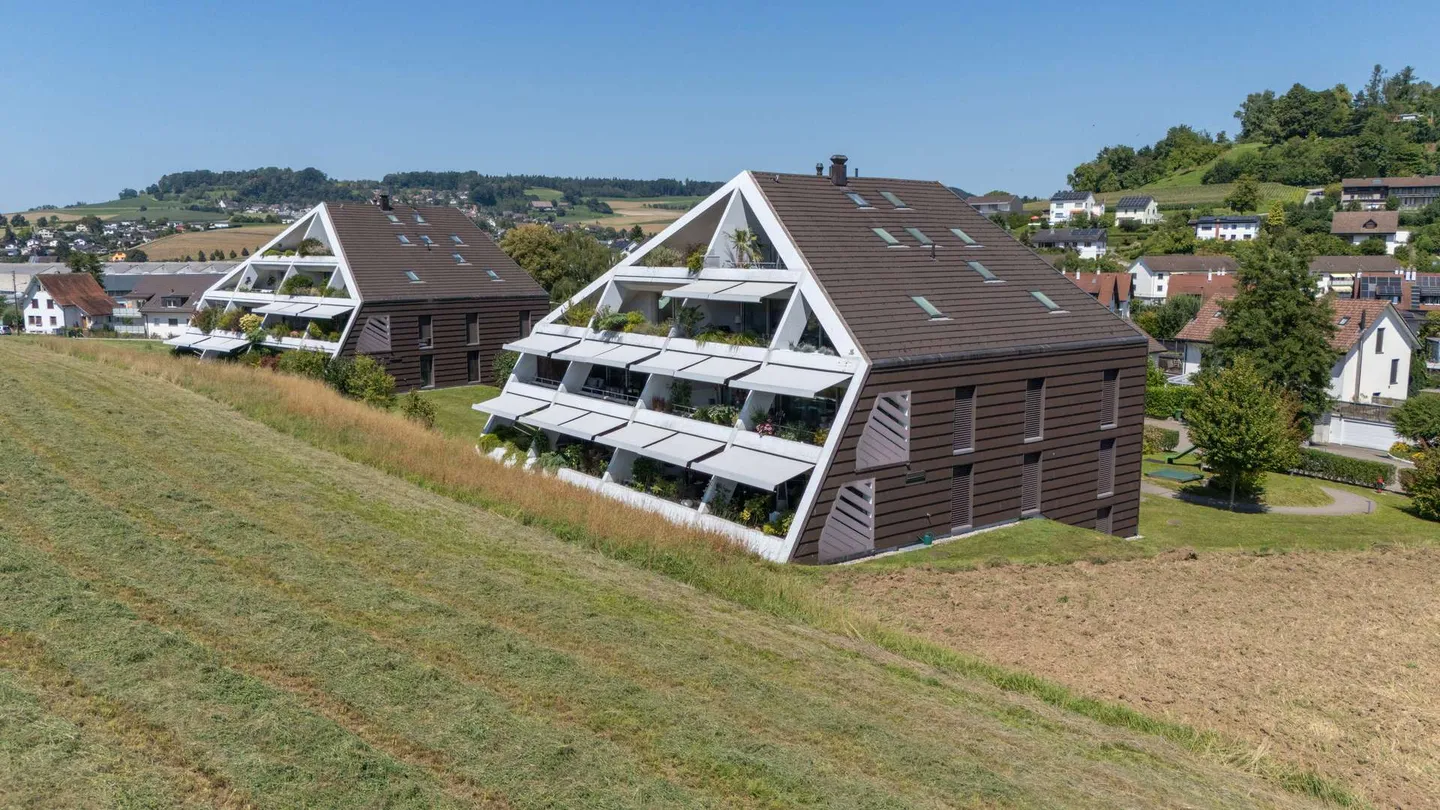 Moderne, helle 5.5 Zimmer-Wohnung mit 35,5 m² grosser Terrasse - Foto 6 von 13