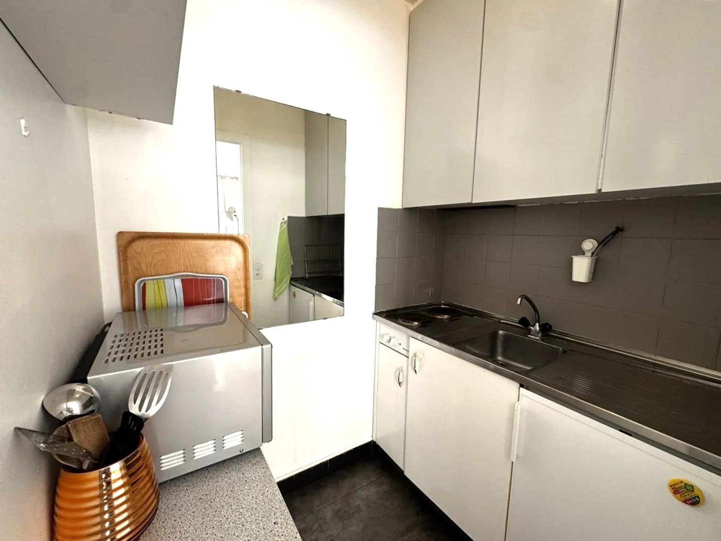 Charmant Studio aux Eaux-Vives - Photo 3 sur 5