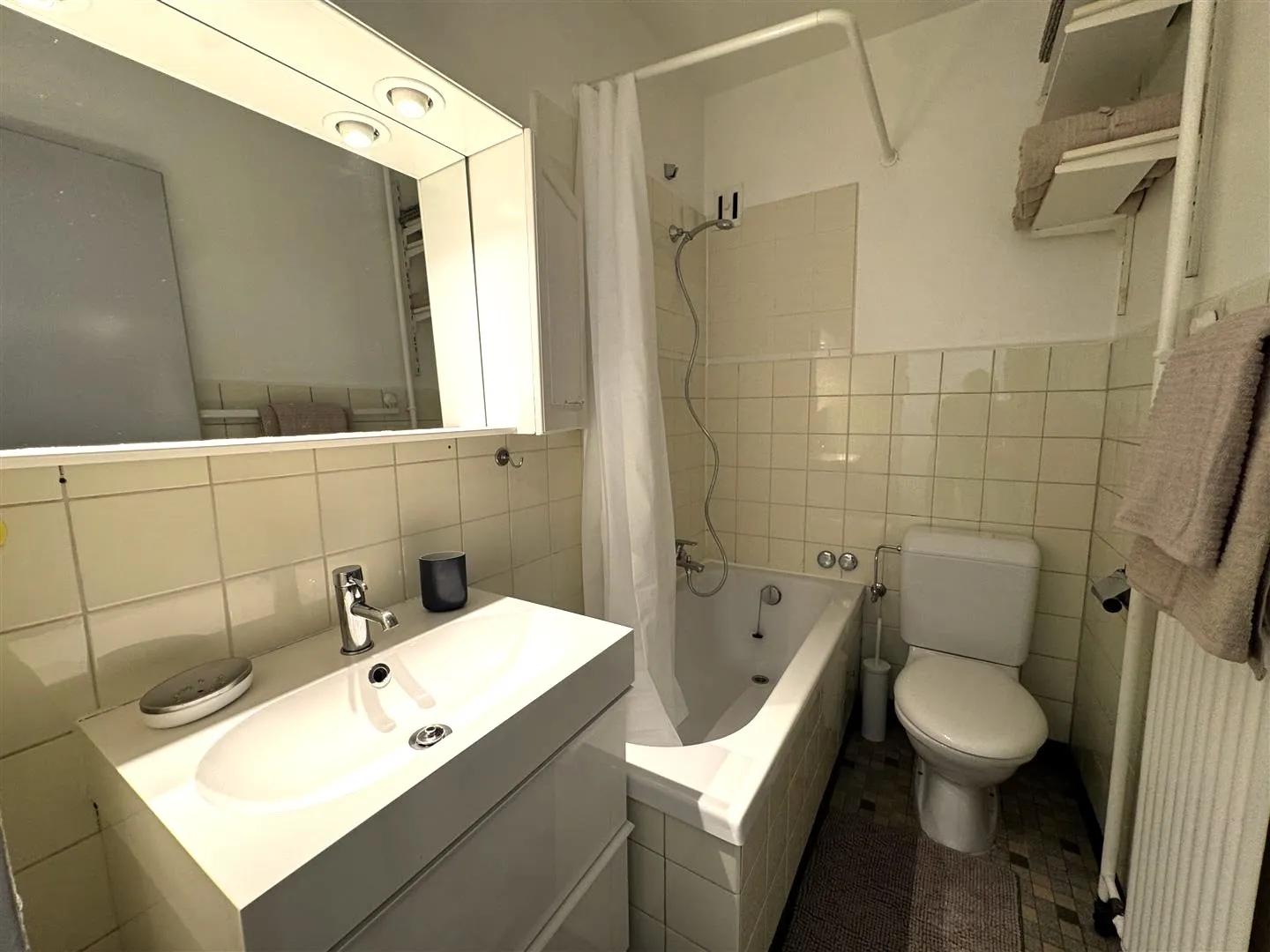 Charmant Studio aux Eaux-Vives - Photo 4 sur 5