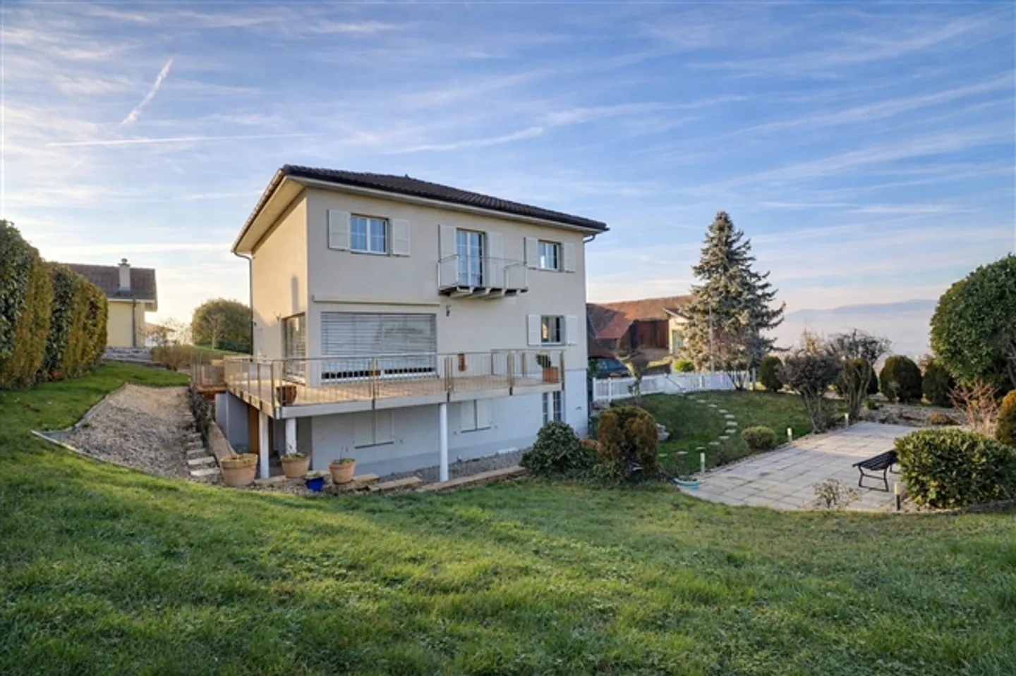 Charmante Freistehende Villa in der Natur - Foto 2 von 13