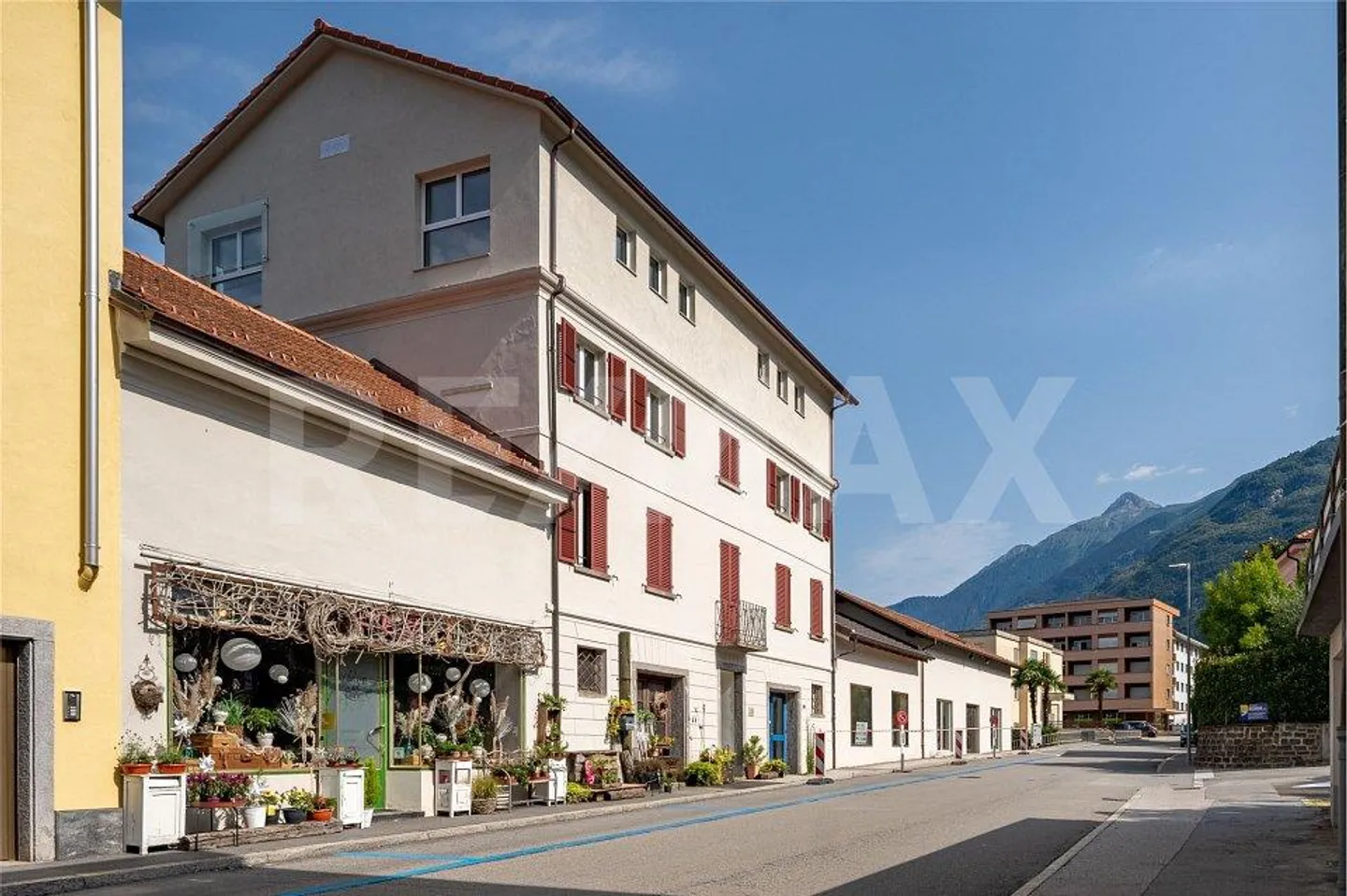 Immeuble de rapport - Photo 1 sur 13