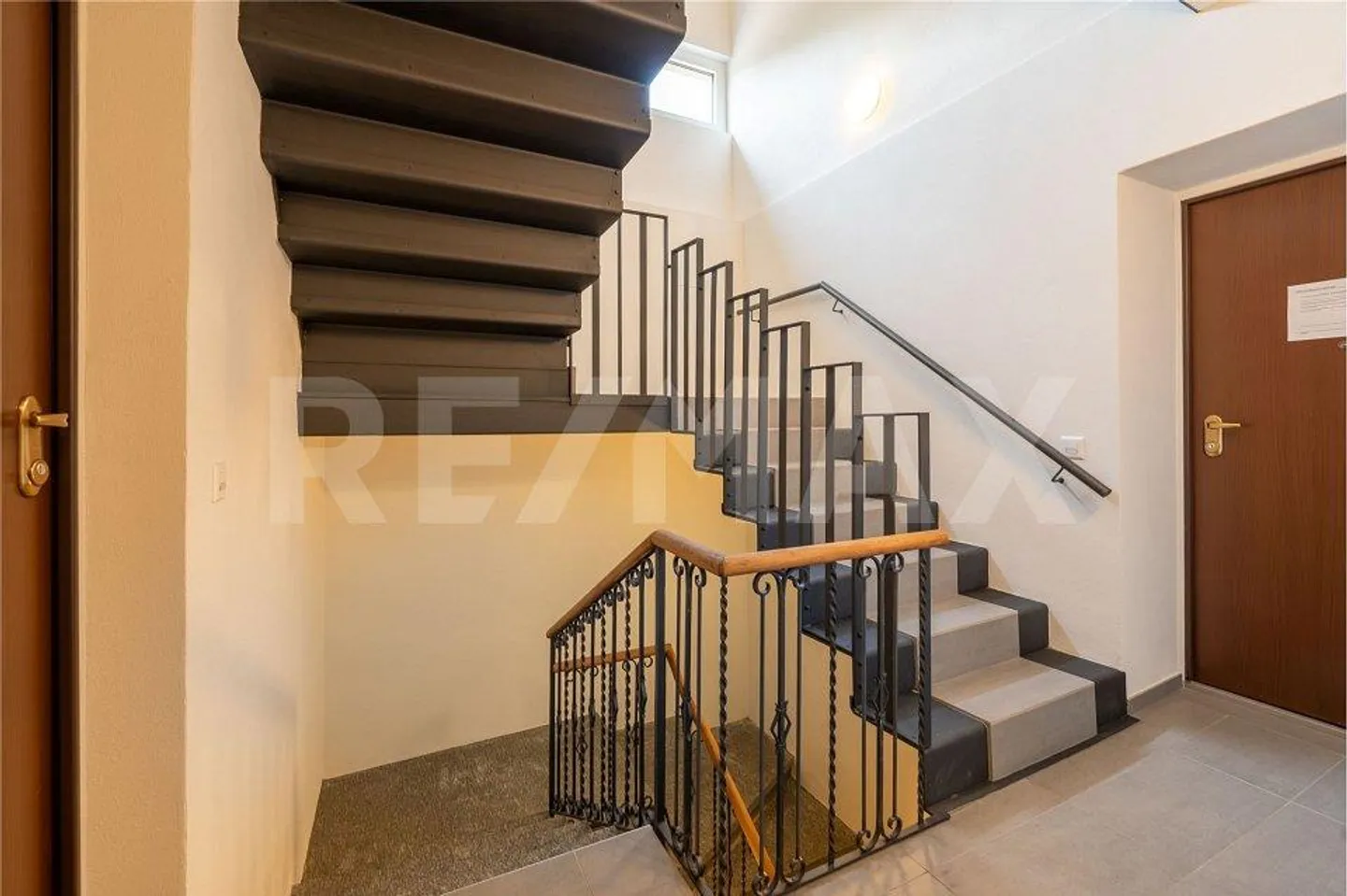 Immeuble de rapport - Photo 5 sur 13