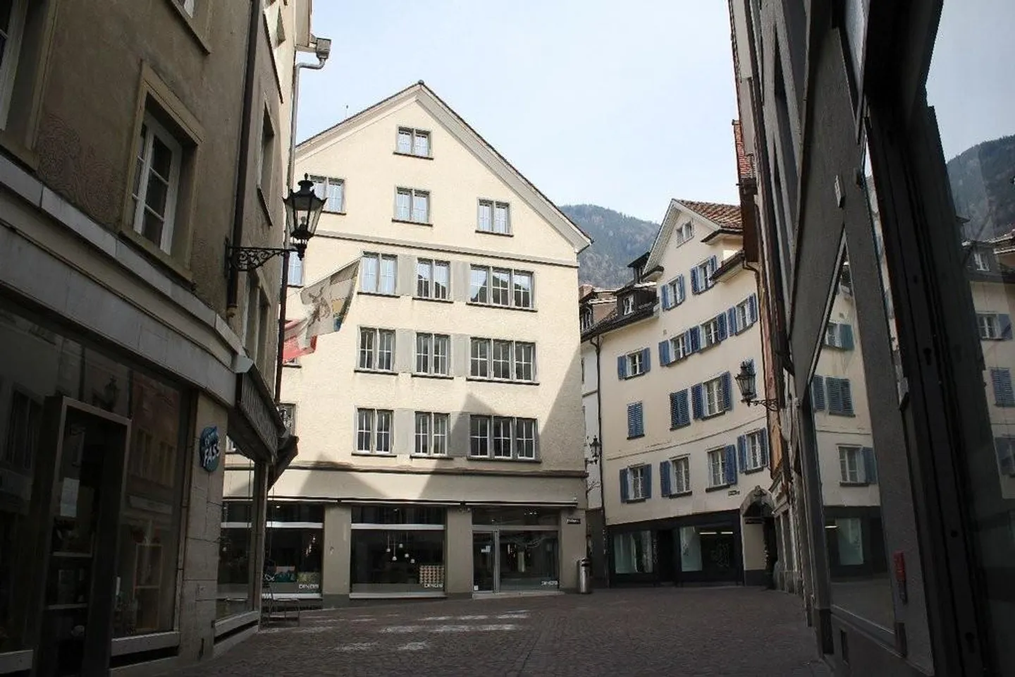 Appartement confortable de 1,5 pièce à louer dans la vieille ville de Chur ! - Photo 1 sur 4