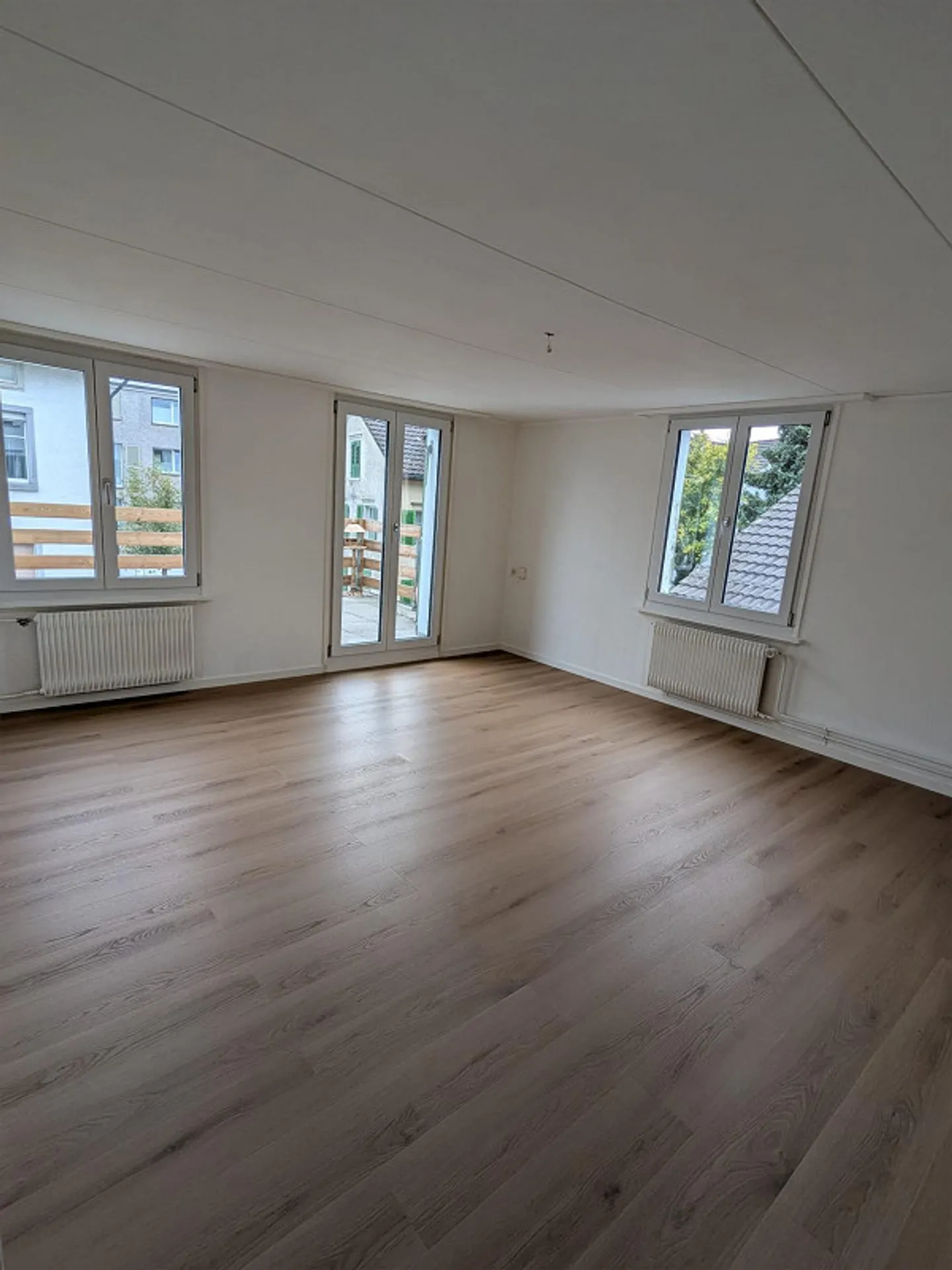newly renovated 3-room apartment (including parking space) - Photo 4 of 11