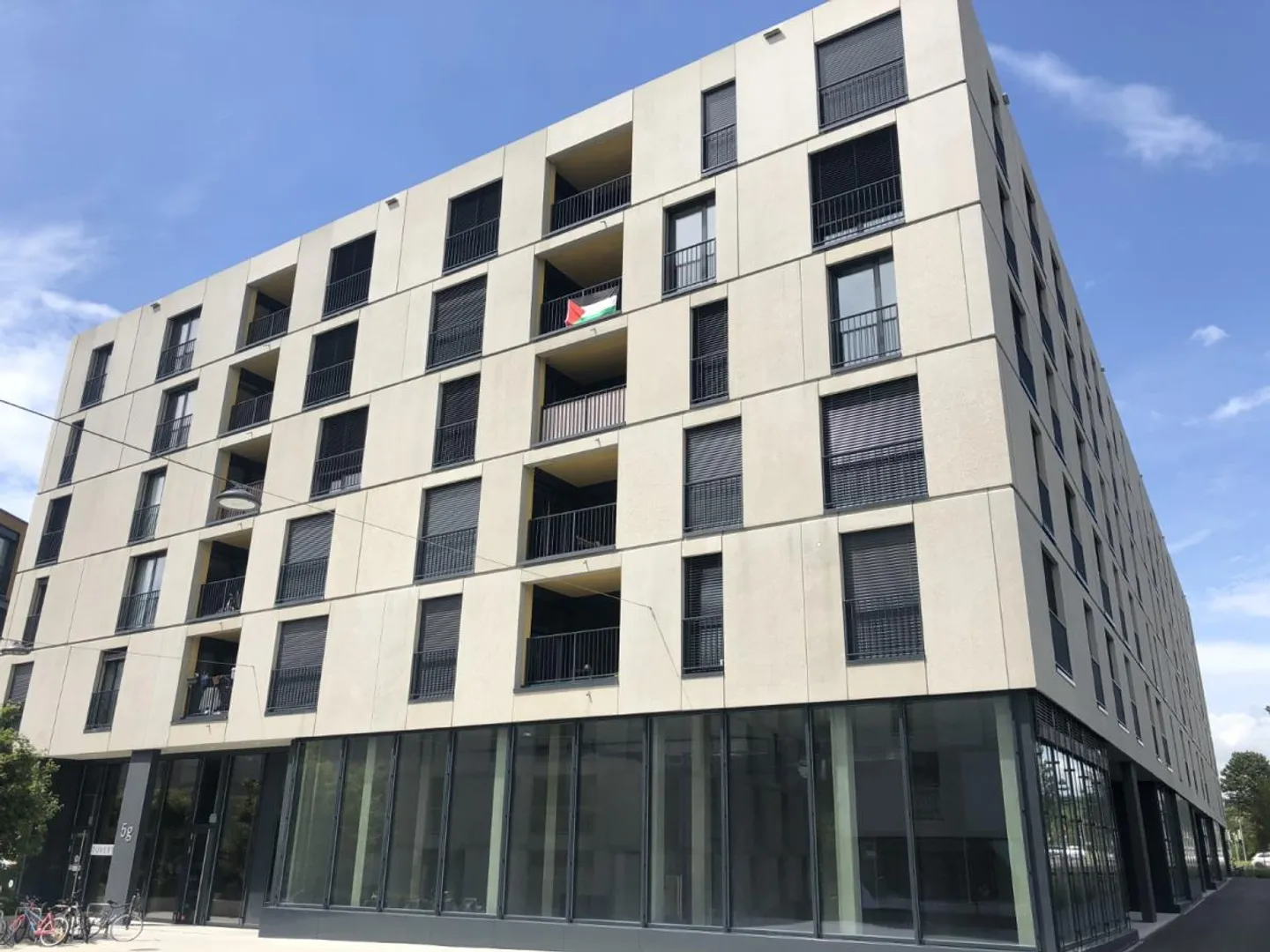 Immeuble Commercial à Oassis - Photo 1 sur 2