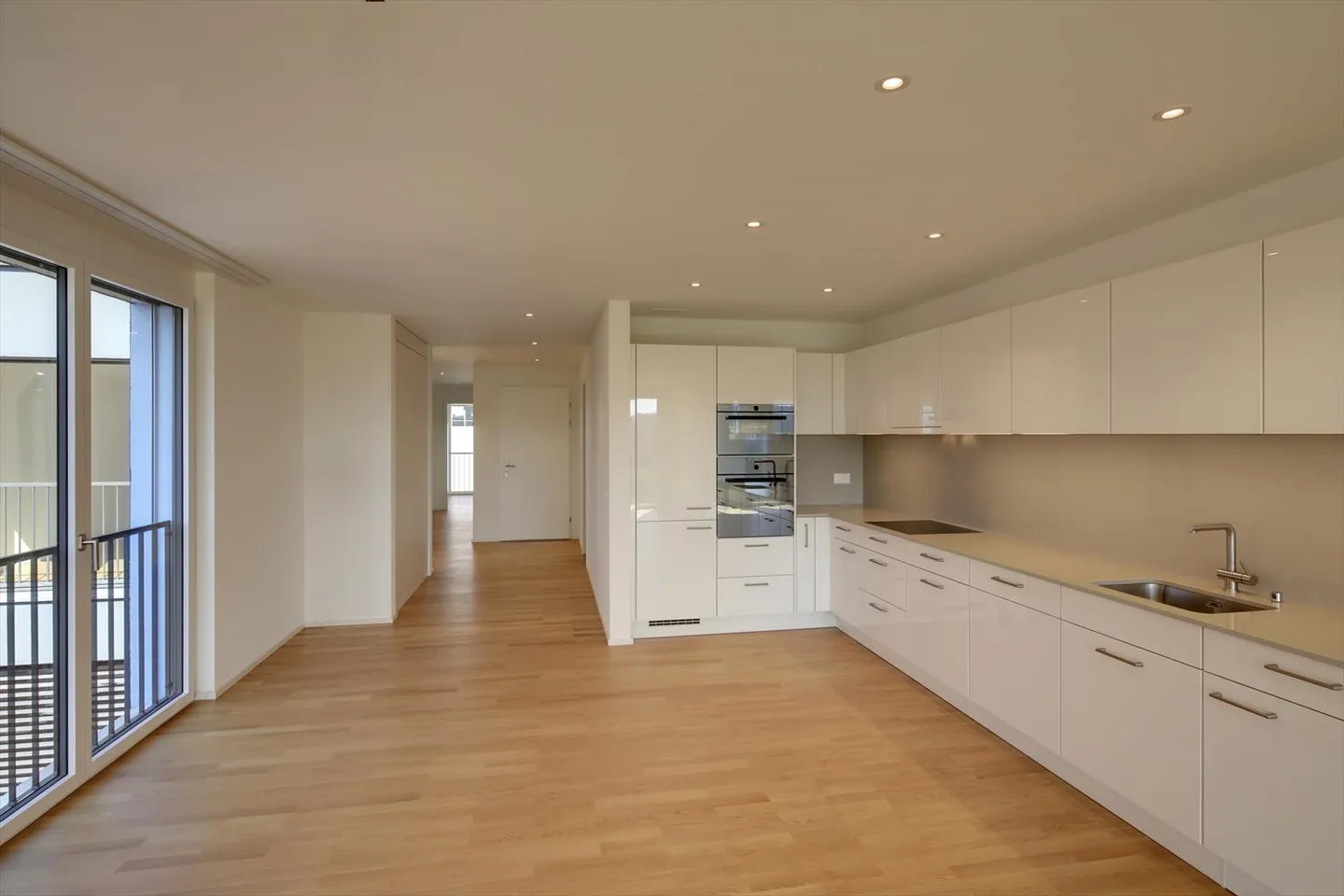 Apartment for rent - Photo 2 of 4