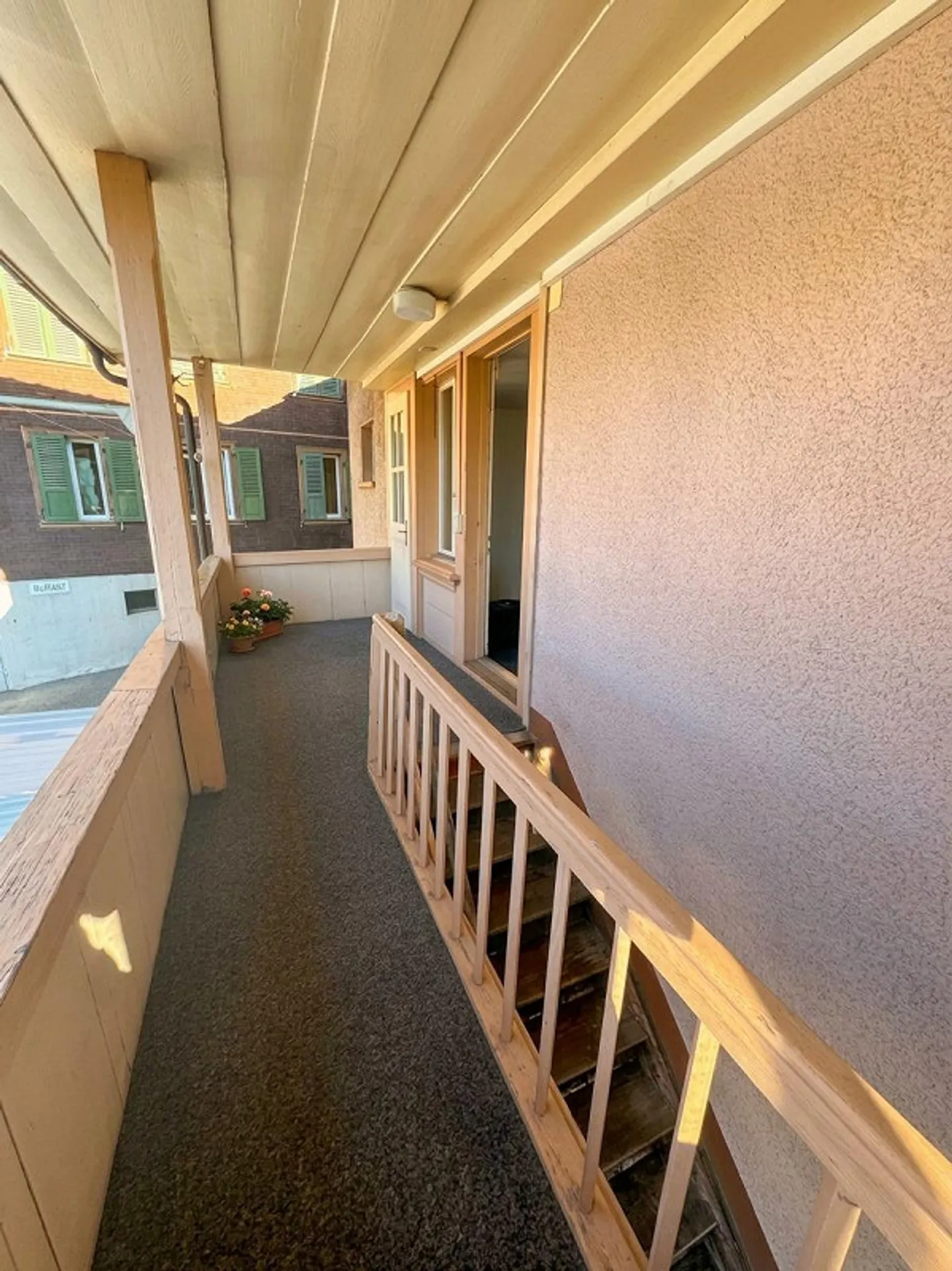 Thunersee, public transport and shopping at your doorstep – bright 2.5-room apartment - Photo 9 of 9