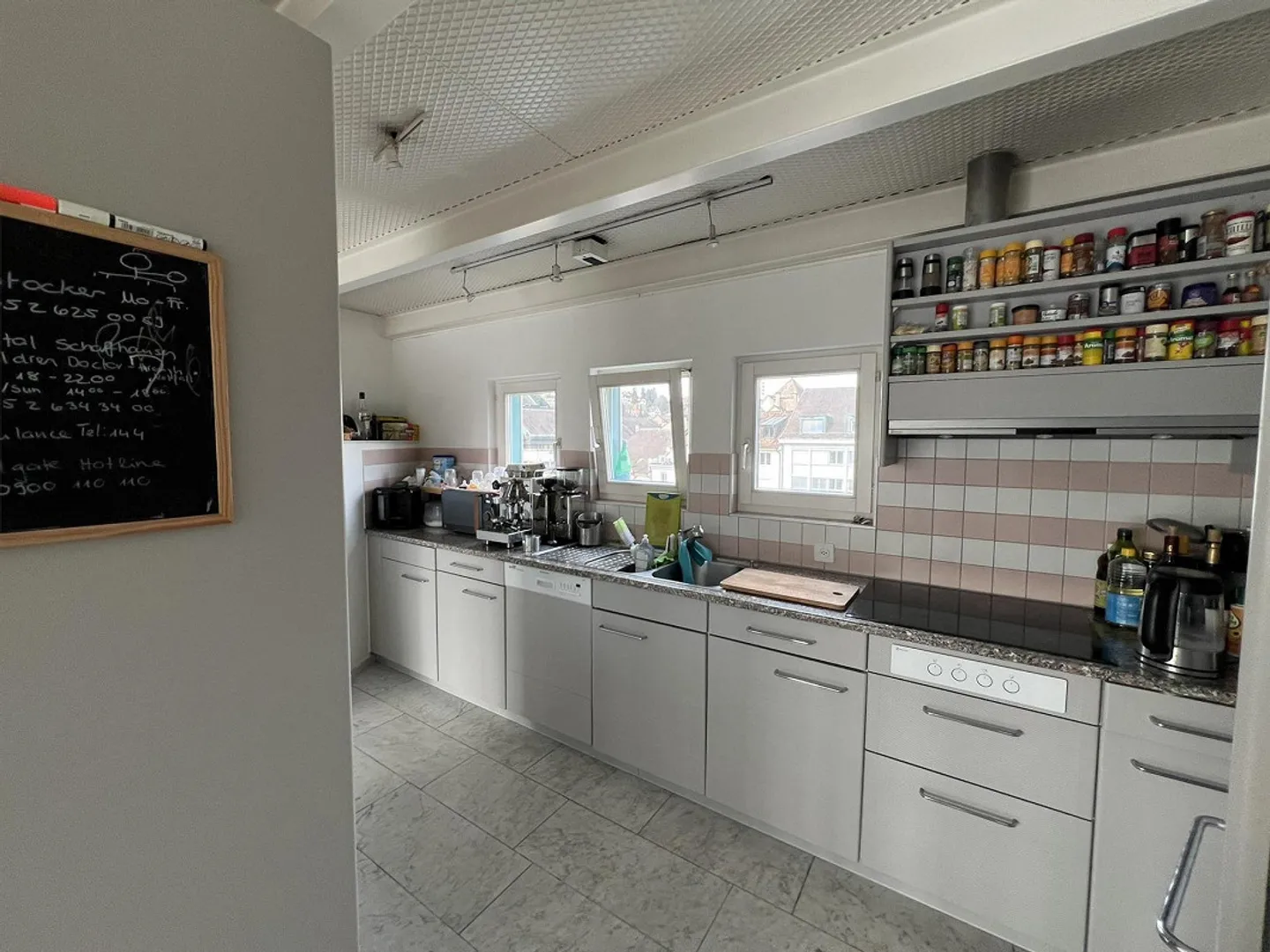 4.5 Room Apartment in Schaffhausen - Photo 3 of 10