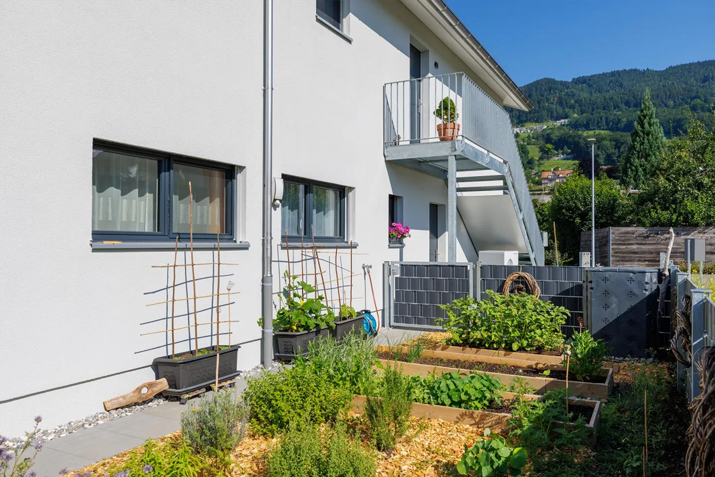 Nuova costruzione di una casa bifamiliare – Spazio per generazioni e utilizzo flessibile - Foto 5 di 18