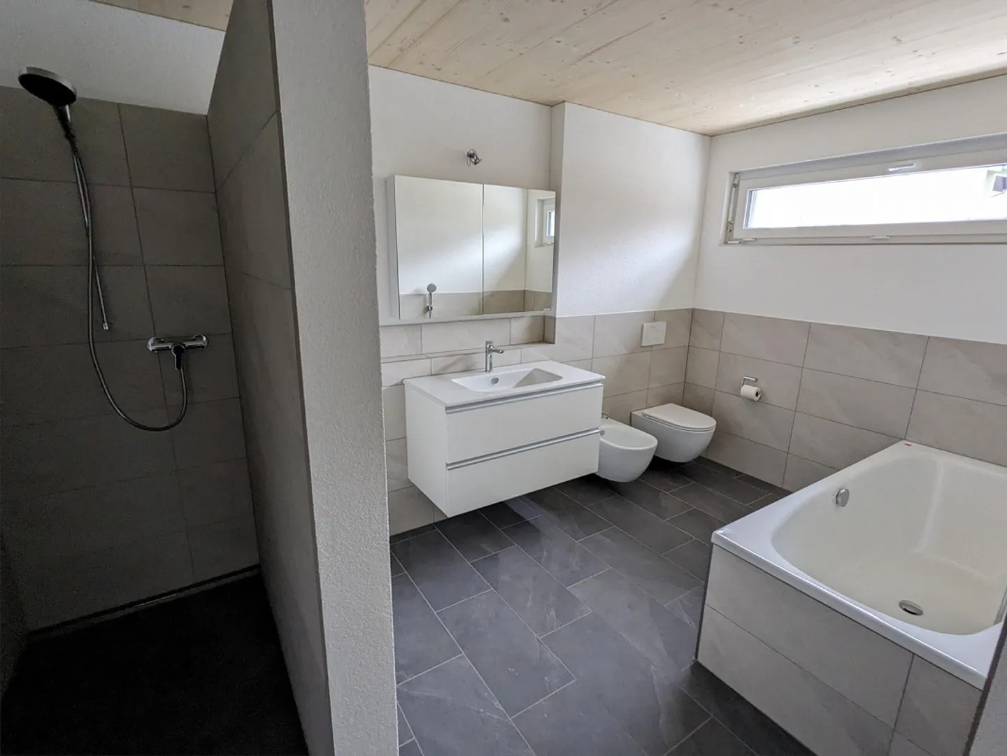 Nuova costruzione di una casa bifamiliare – Spazio per generazioni e utilizzo flessibile - Foto 9 di 18