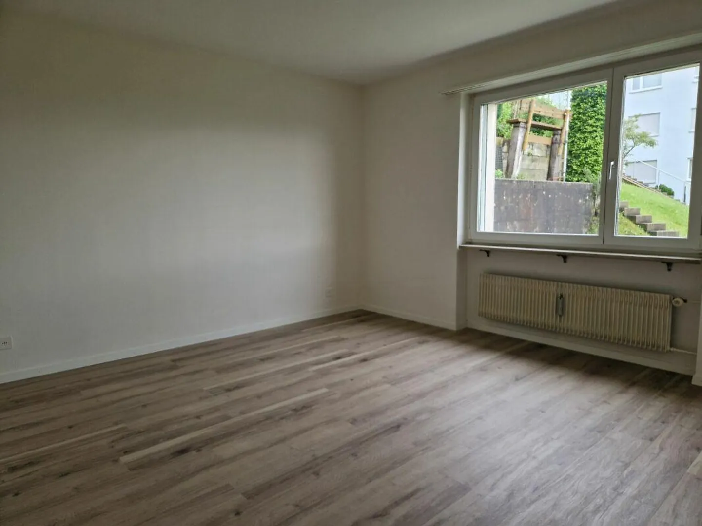 Apartment with sunny view seeks single! - Photo 5 of 7