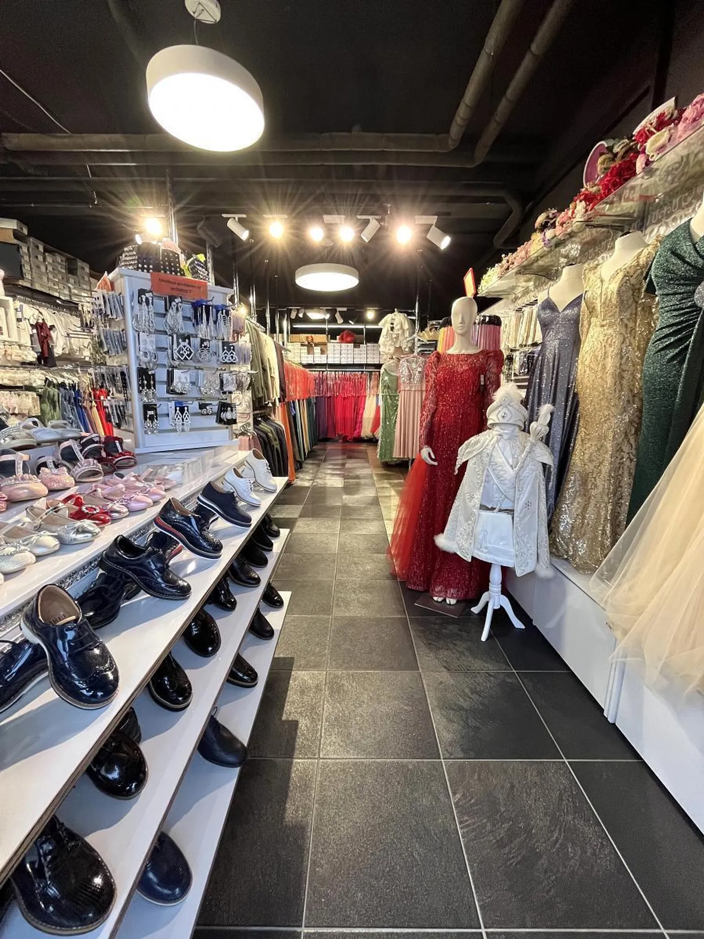 Locale Elegante in Posizione Centrale nel Cuore della Città - Foto 5 di 6