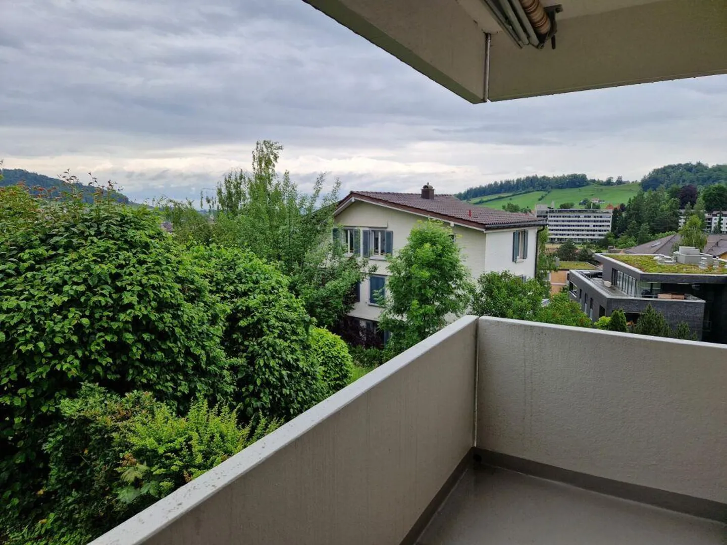 Apartment with sunny view seeks single! - Photo 6 of 7