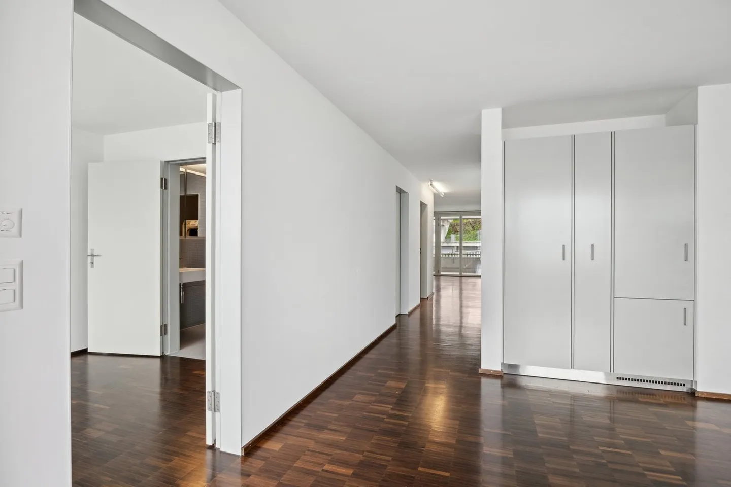 Moderno appartamento di 2,5 stanze vicino al lago - Foto 4 di 9