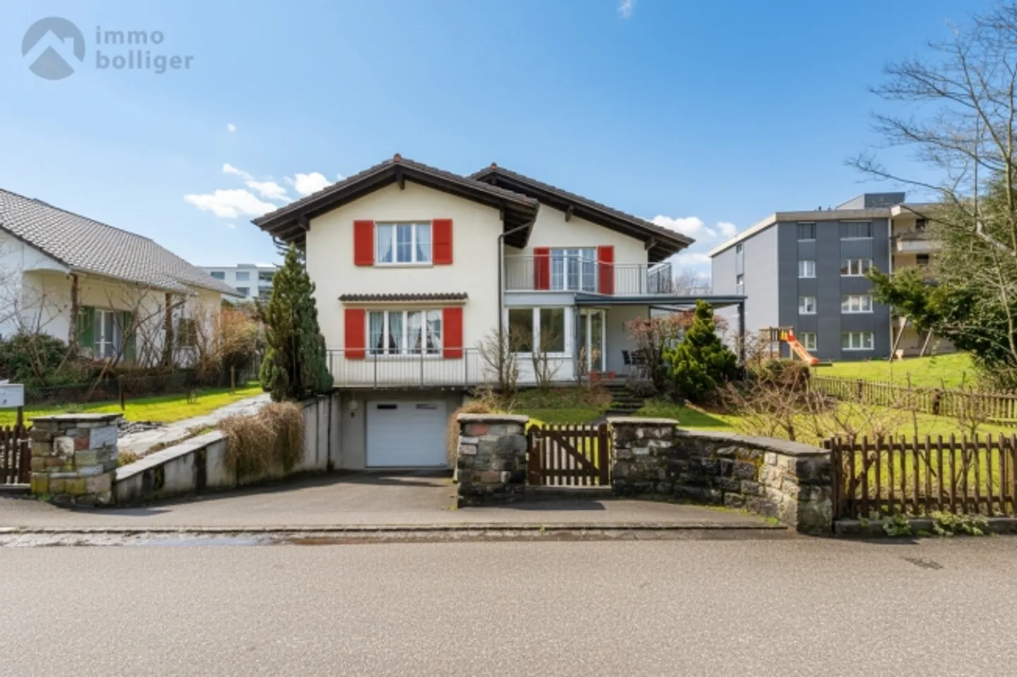 Charmantes Zweifamilienhaus Nähe Bahnhof - Foto 1 von 13