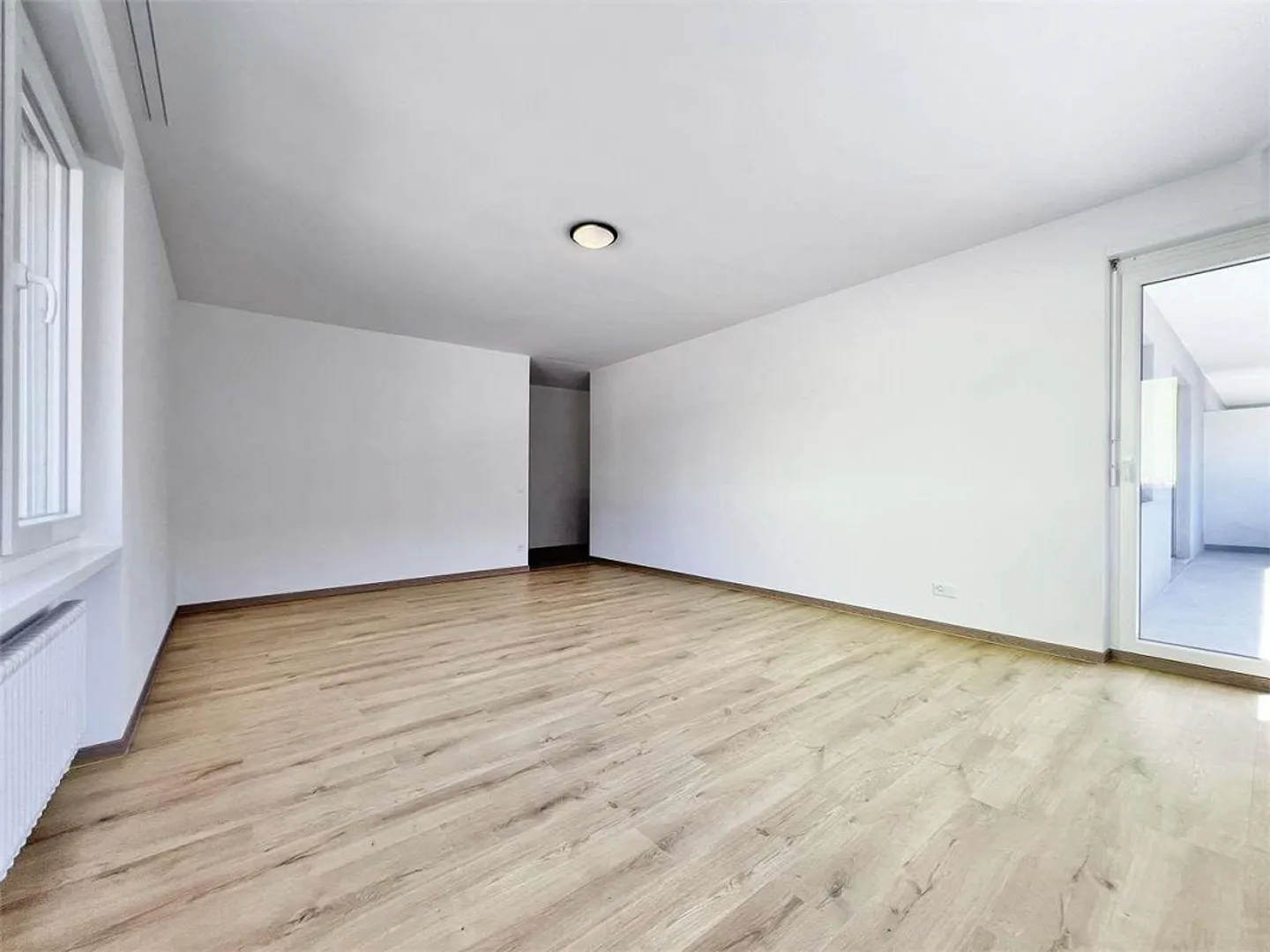 Renovierte 3,5-Zimmer-Wohnung in Castione - Foto 4 von 10