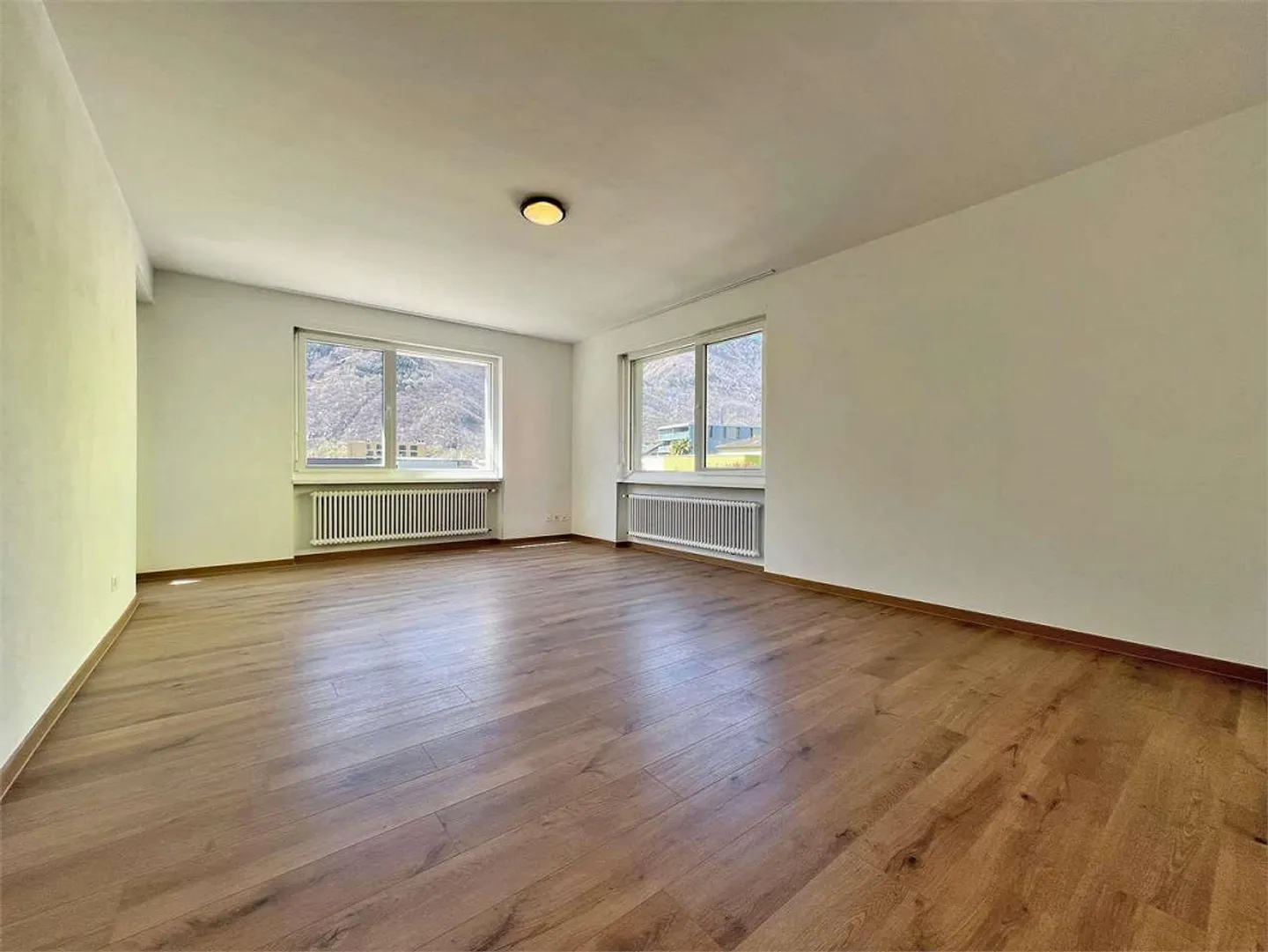 Renovierte 3,5-Zimmer-Wohnung in Castione - Foto 5 von 10