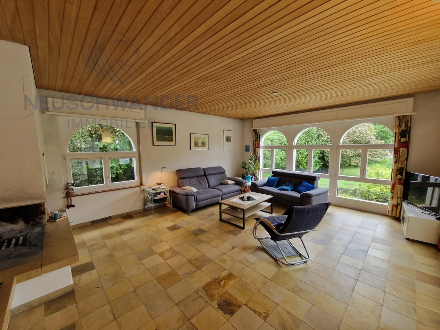 In the heart of the city at the end of a dead-end street 2,085 m² of land - Photo 5 of 21