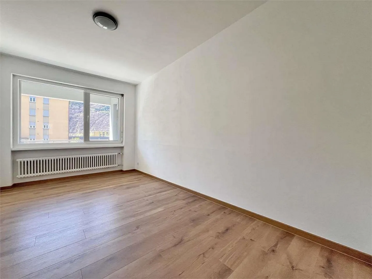Renovierte 3,5-Zimmer-Wohnung in Castione - Foto 7 von 10