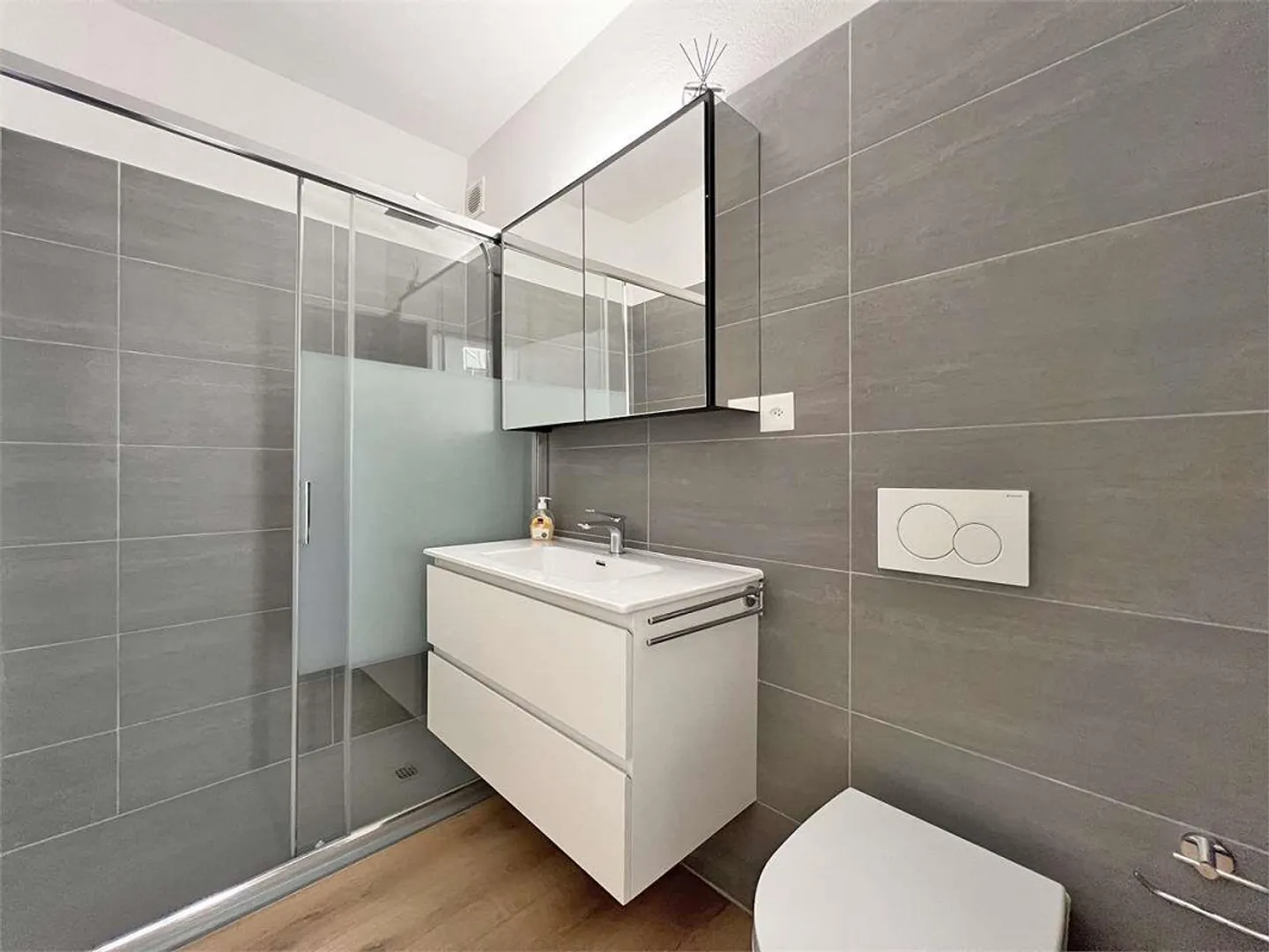 Renovierte 3,5-Zimmer-Wohnung in Castione - Foto 9 von 10