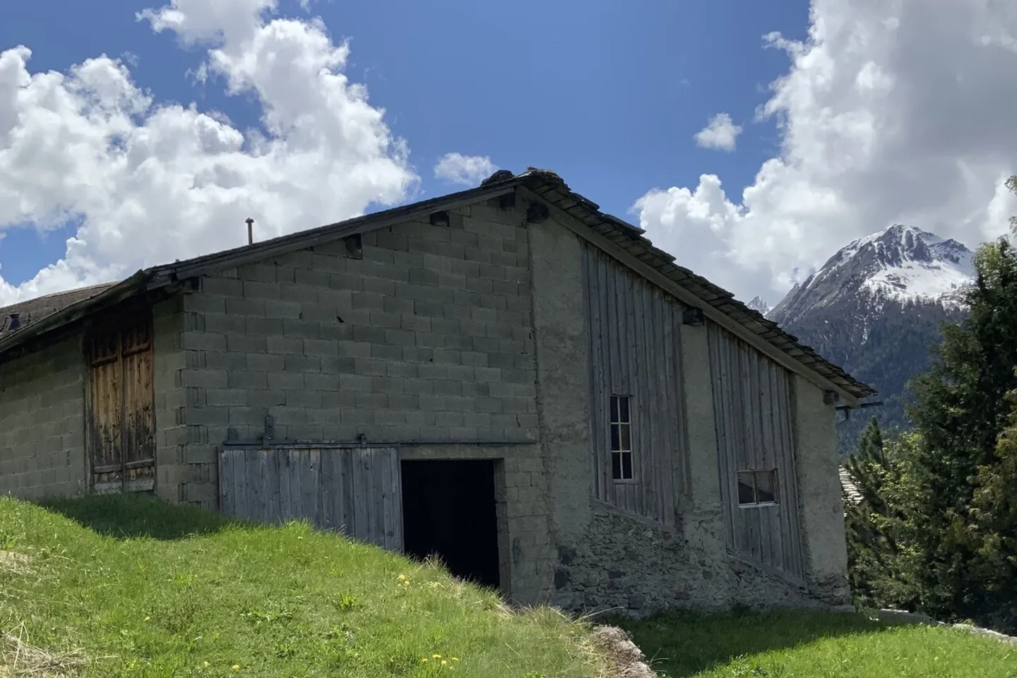 Rénovation d'une grange avec permis de construire - Photo 1 sur 6