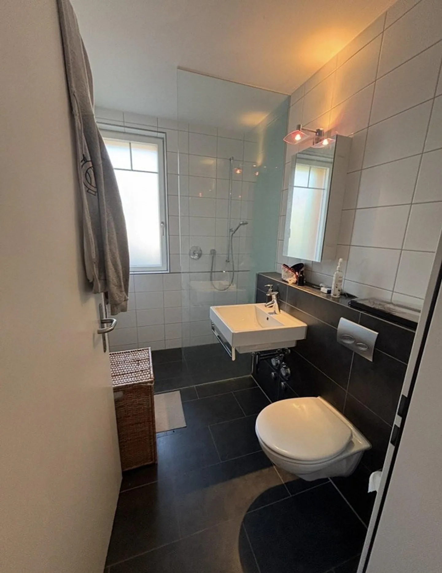 Appartement spacieux de 3,5 pièces avec grand balcon - Photo 2 sur 3